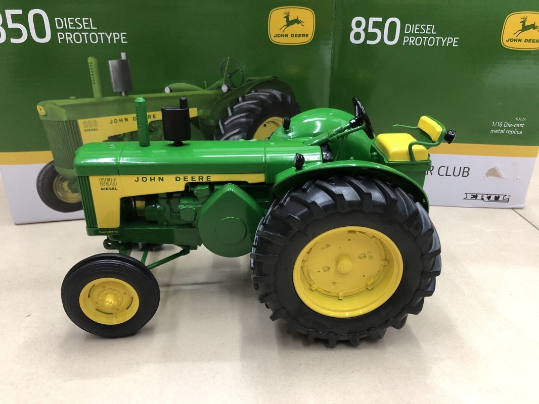 ERTL 1/16 JOHN DEERE 850 Tractor Diecast Model Toy-Gift for Tractor Enthusiasts