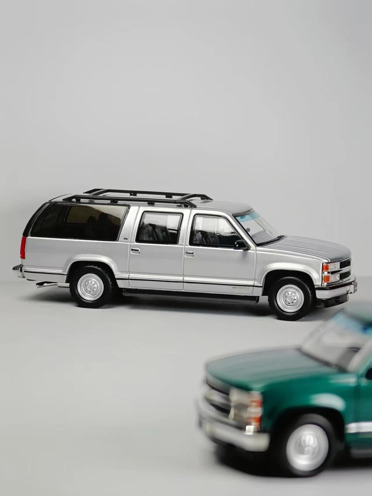 1:64 Bliss Suburban GMT400 Full-size SUV Sports Model Diecast TMCS Malaysia 2026
