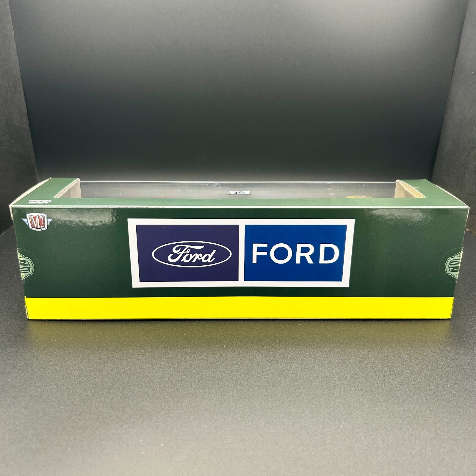 M2 Machines Haulers 1970 Ford C-600 Truck & 1966 Ford GT40 MK2