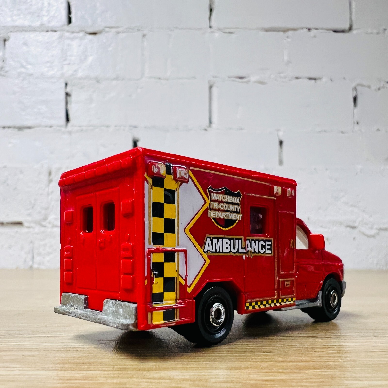 Ford E350 Ambulance 2009 MB771 Heroic Rescue 2014 Red Yellow Checker