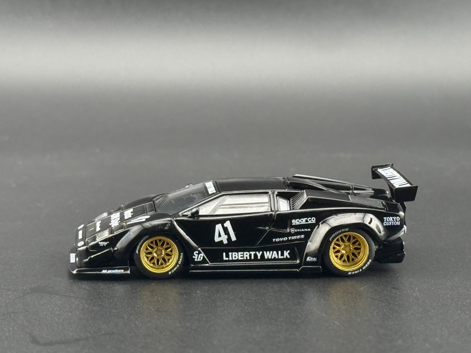 Mini GT Lamborghini Countach LB-WORKS Black #1081 1/64