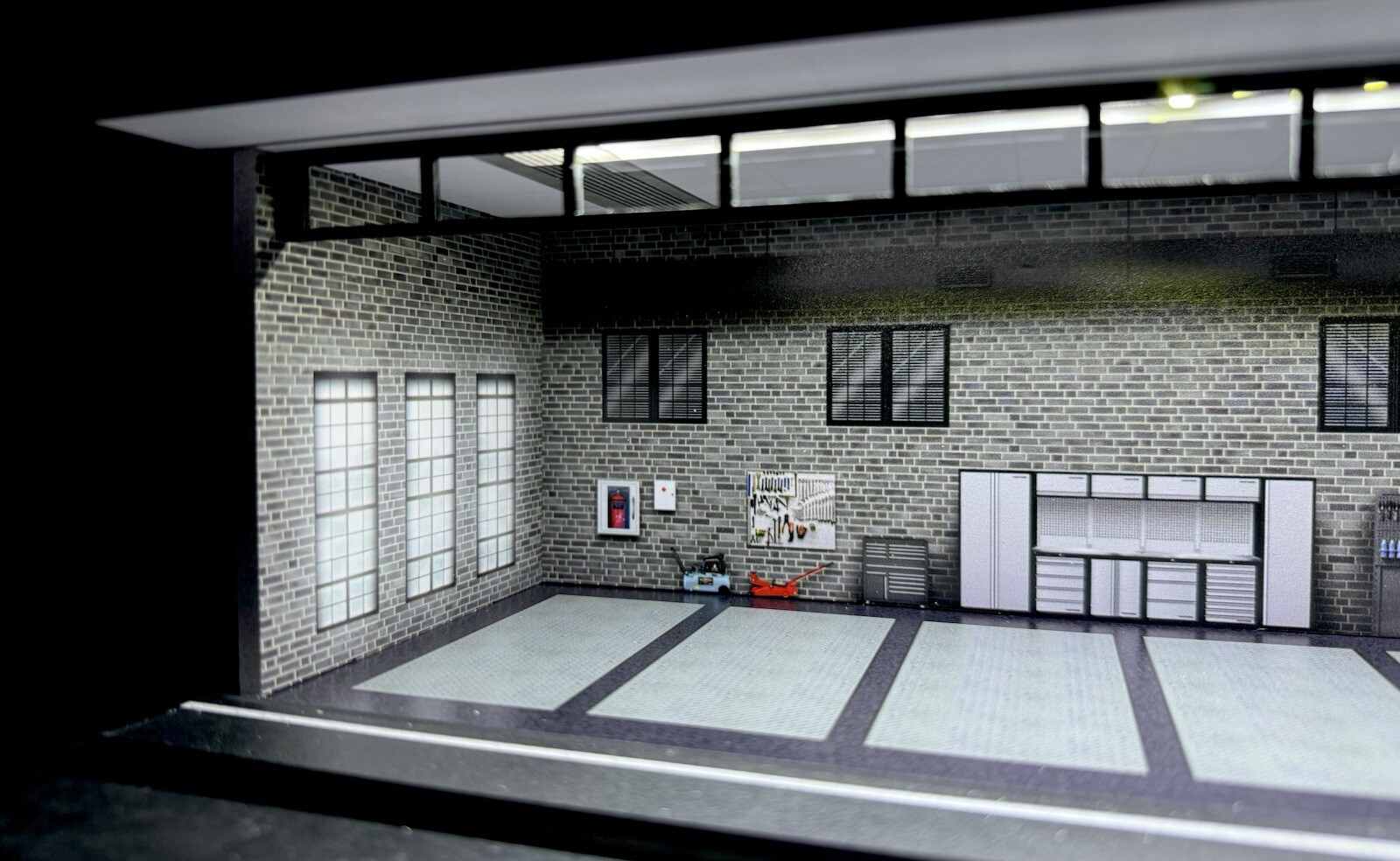 1/64 Scale Gray General Interior Garage Theme Diorama Display w/ LED Lighting