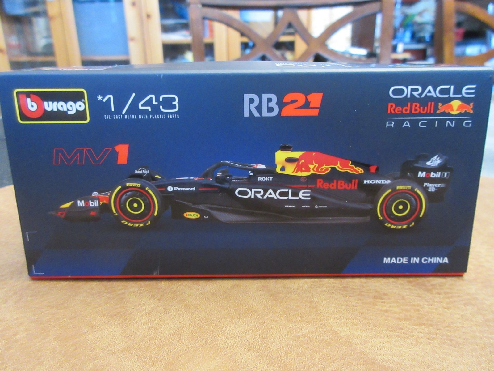 1:43 Bburago Premium F1 RB21 Max Verstappen 1 Red Bull Formula 1 Racing 2025