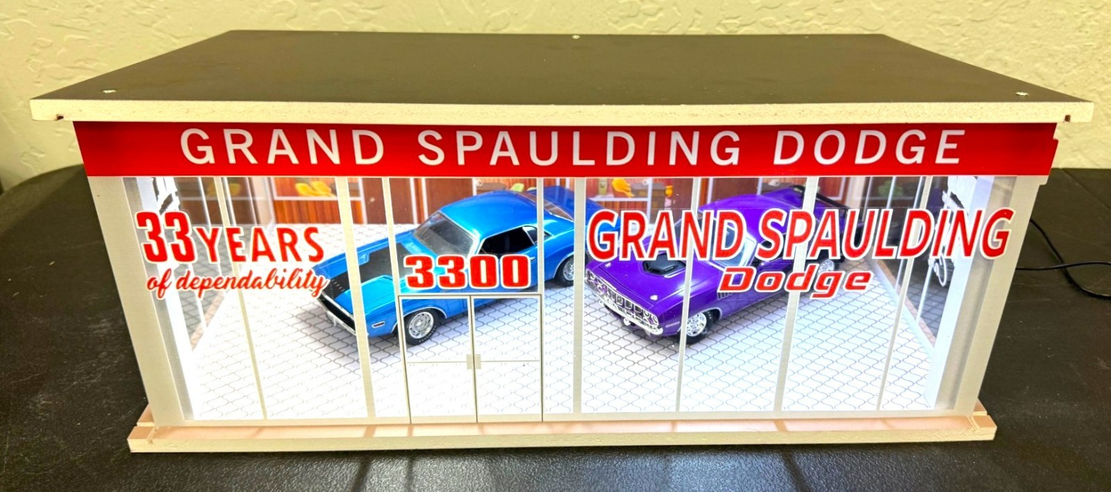 1/24-25th SCALE, MR. NORMS GRAND SPAULDING DODGE SHOWROOM DIORAMA !