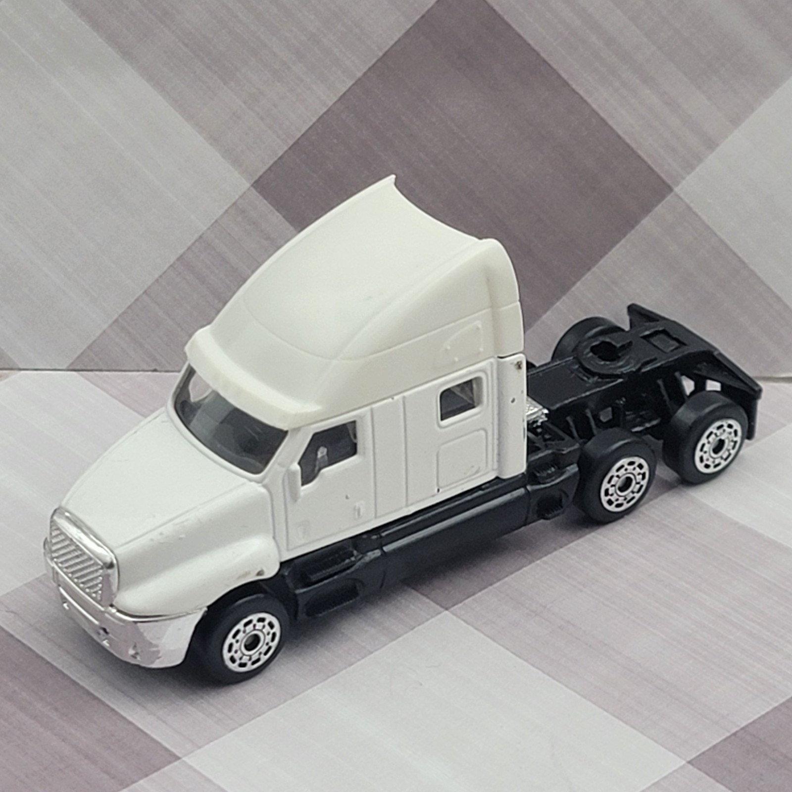 Boley Fleet White Kenworth Semi Truck Tractor Power Unit Bobtailing Sleeper Cab