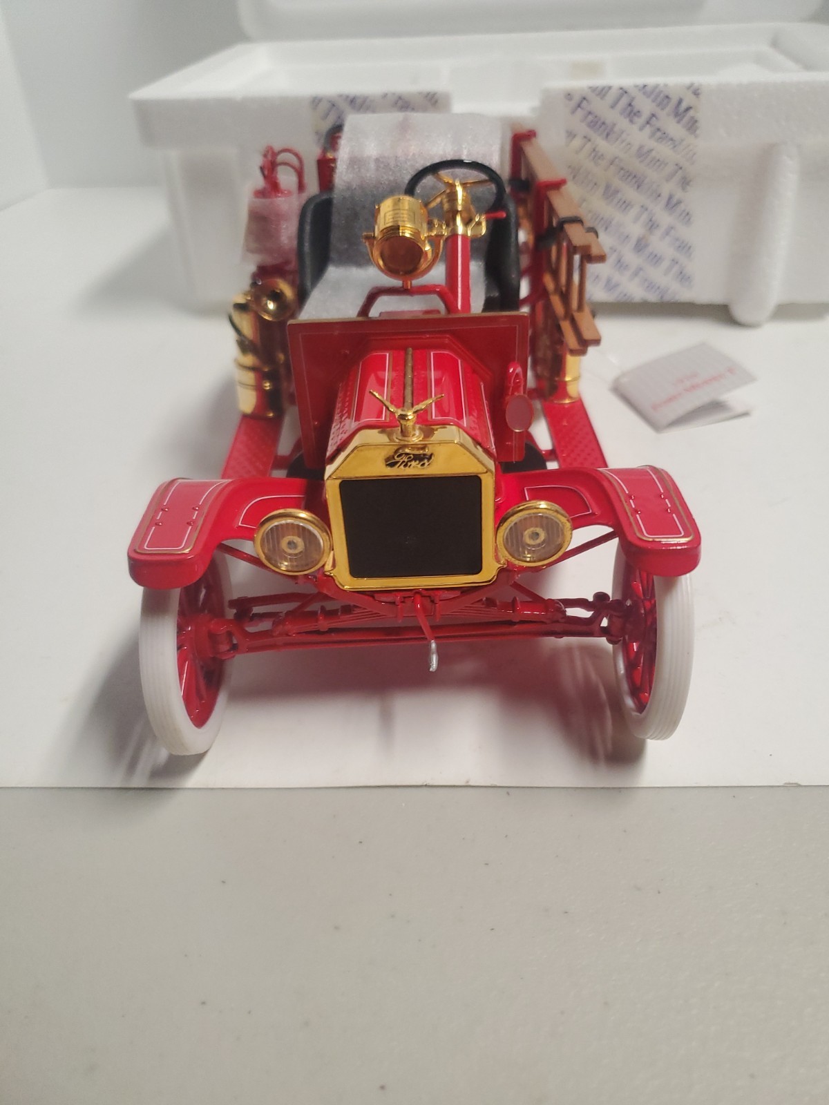 FIRE TRUCK 1916 FORD MODEL T FIRE ENGINE FRANKLIN MINT 1:16 Read Description
