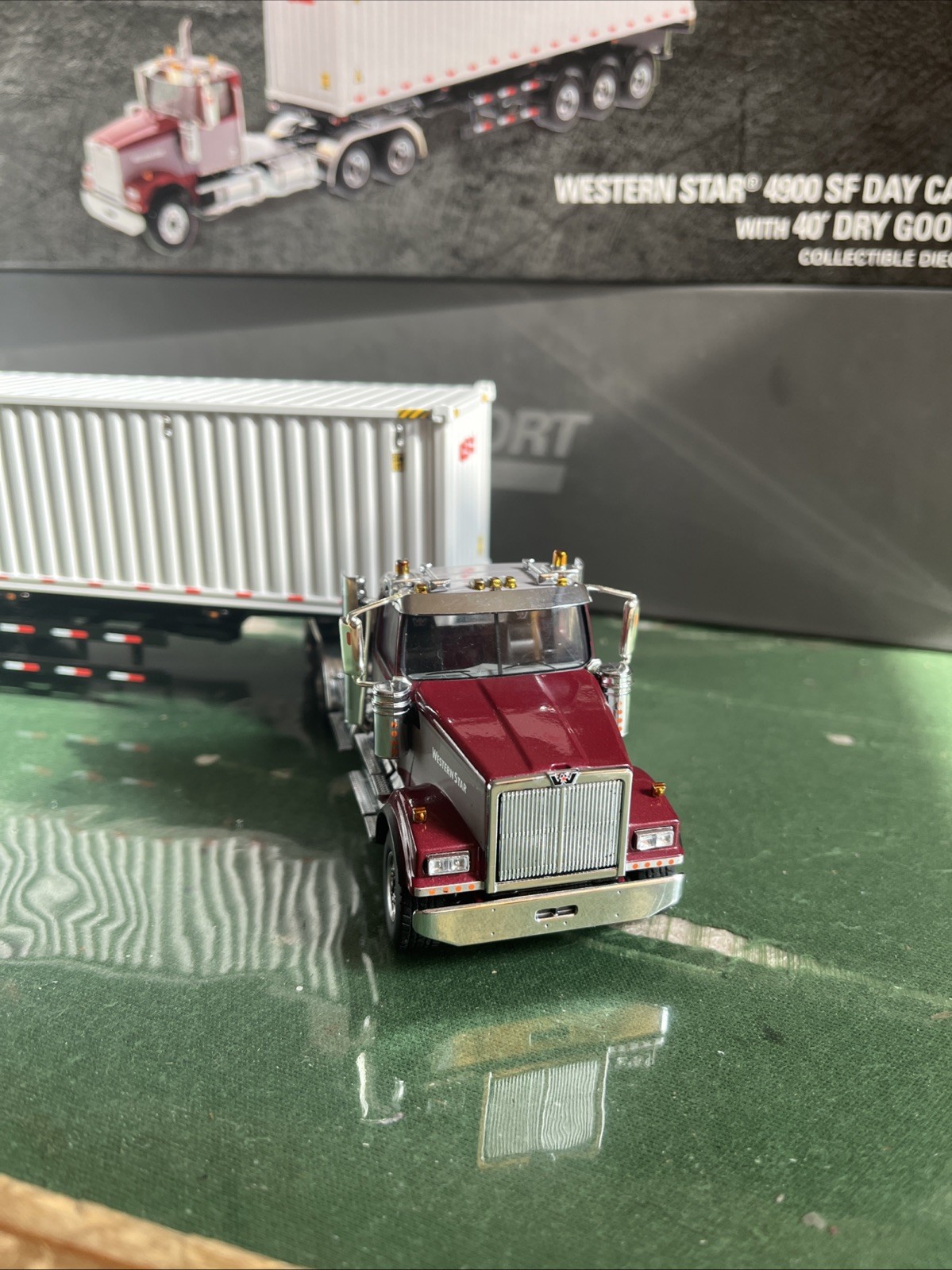 DieCast Masters 71064 1:50 Western Star 4900 SF Day Cab Tandem Tractor