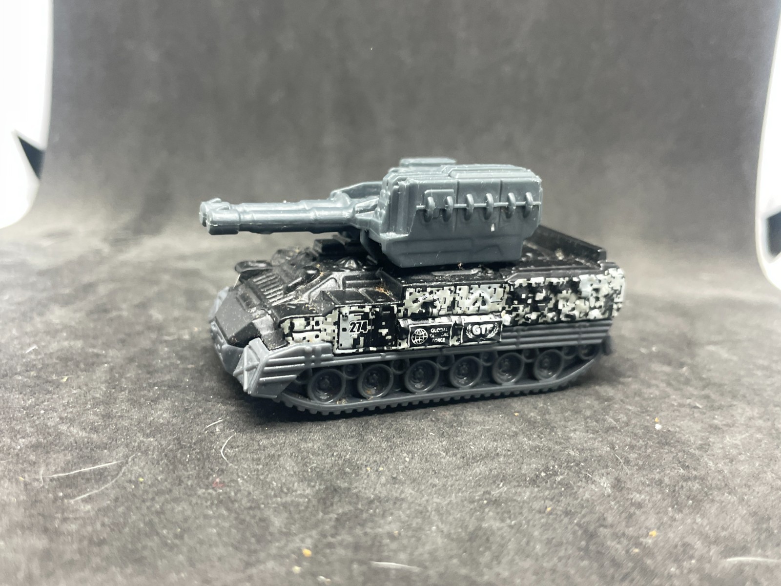 Matchbox on a Mission MB907 MBX Blockade Buster Black Camo Army Tank LOOSE