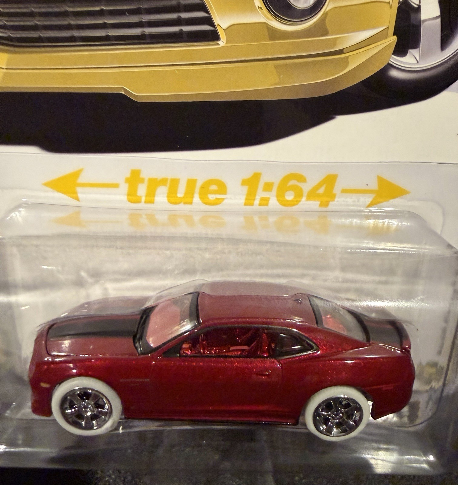 2024 New Auto World ULTRA RED Chase 2010 Chevy Camaro RS/SS & Yellow Version HTF