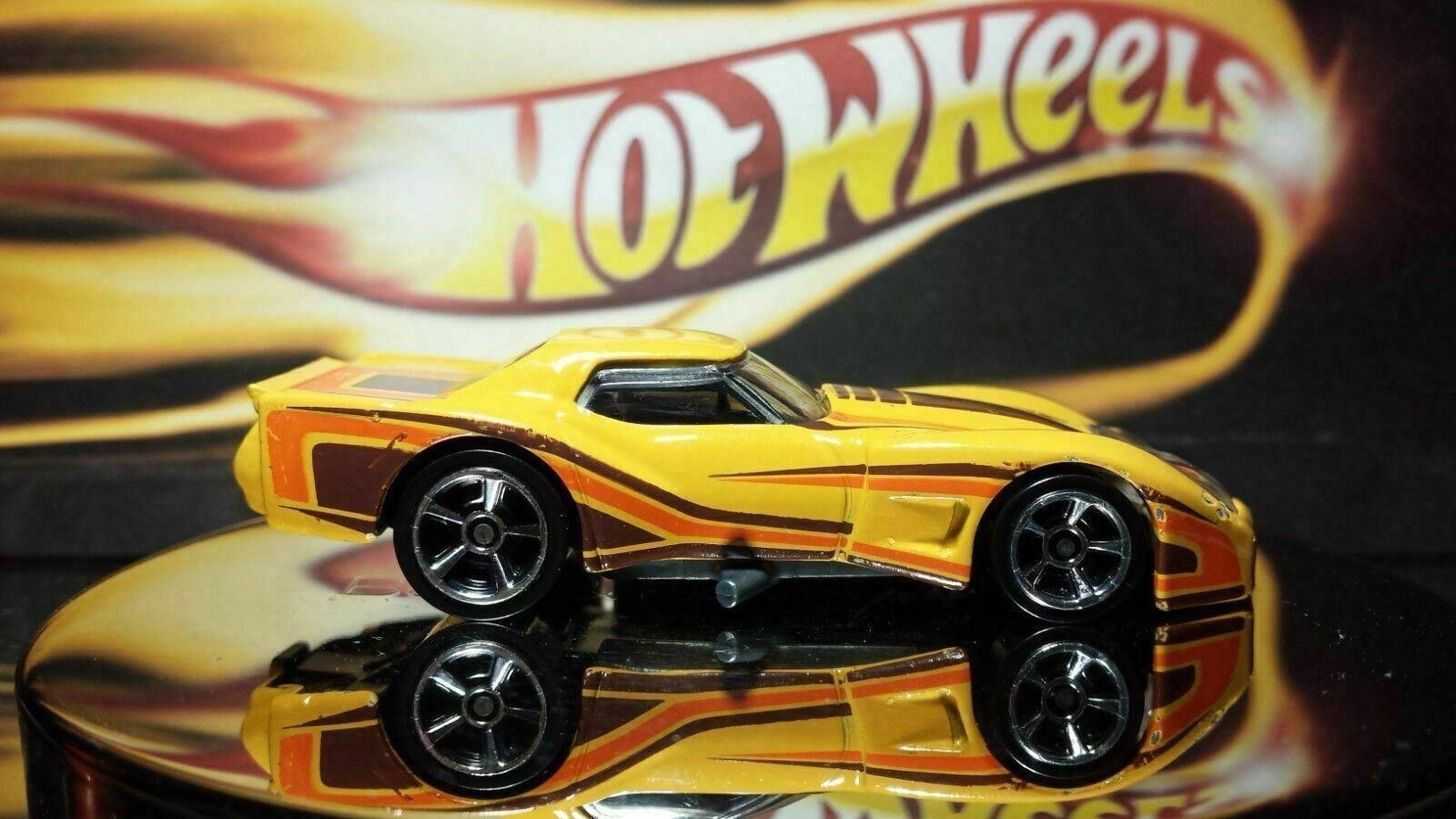 GREENWOOD CORVETTE BEIGE 1:64 SCALE DIECAST COLLECTOR MODEL CAR