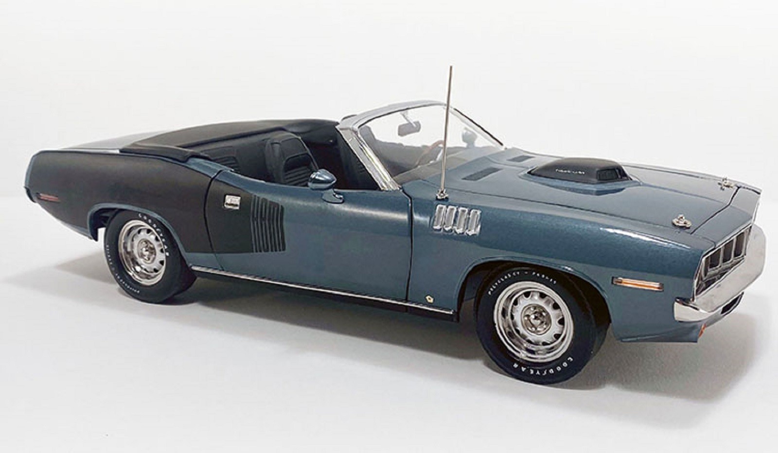 ACME 1:18 1971 PLYMOUTH HEMI CUDA CONVERTIBLE GRAY – A1806130 –