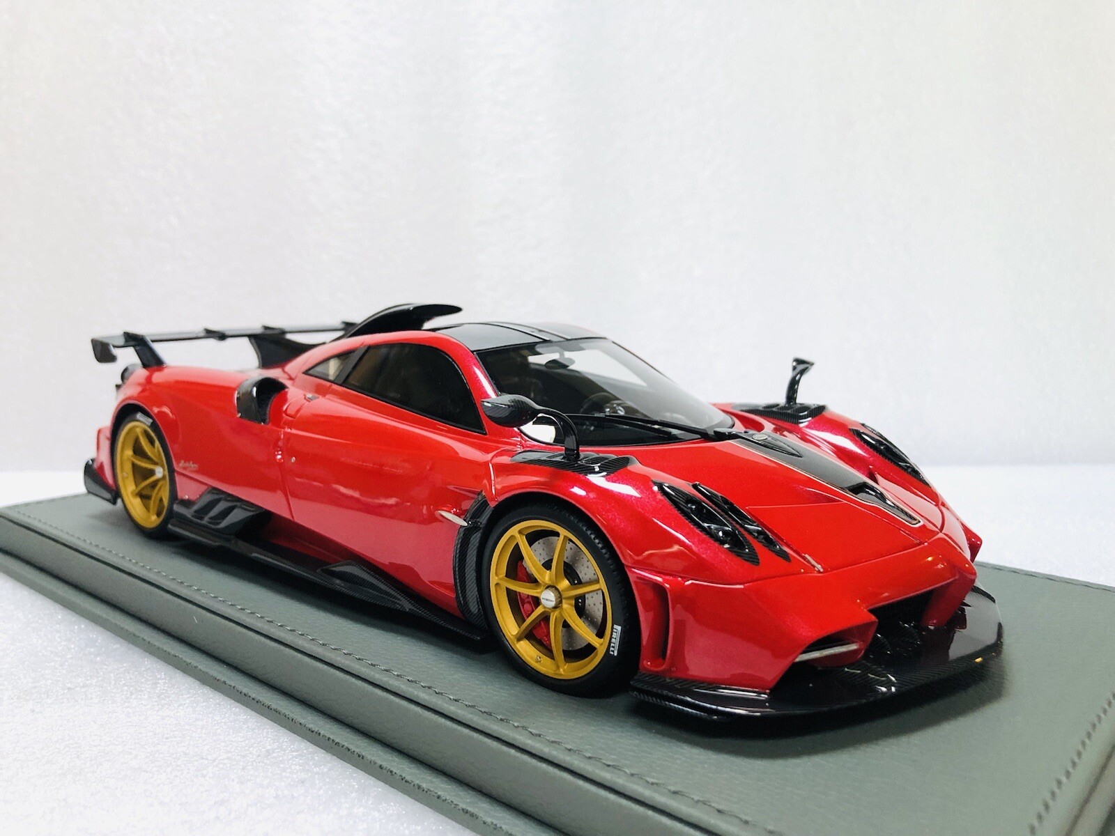 1/18 BBR Pagani Imola Azalea Red Metallic Limited 140 pcs with display case