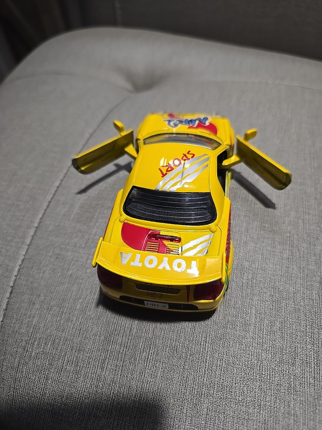 Kintoy Die Cast Toyota MR2 Sport Car 1:32 Scale
