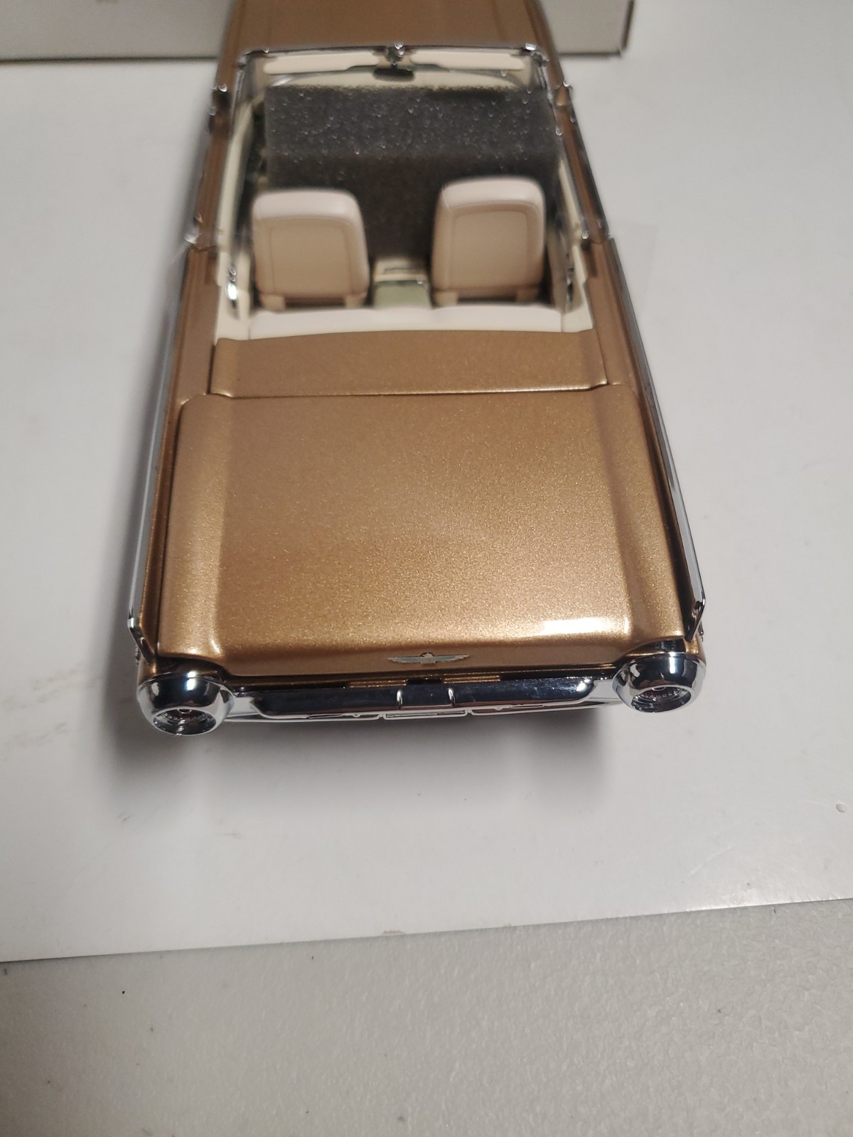 Danbury Mint 1961 Golden Ford Thunderbird Indy 500 Pace Car 1:24 NO Paperwork
