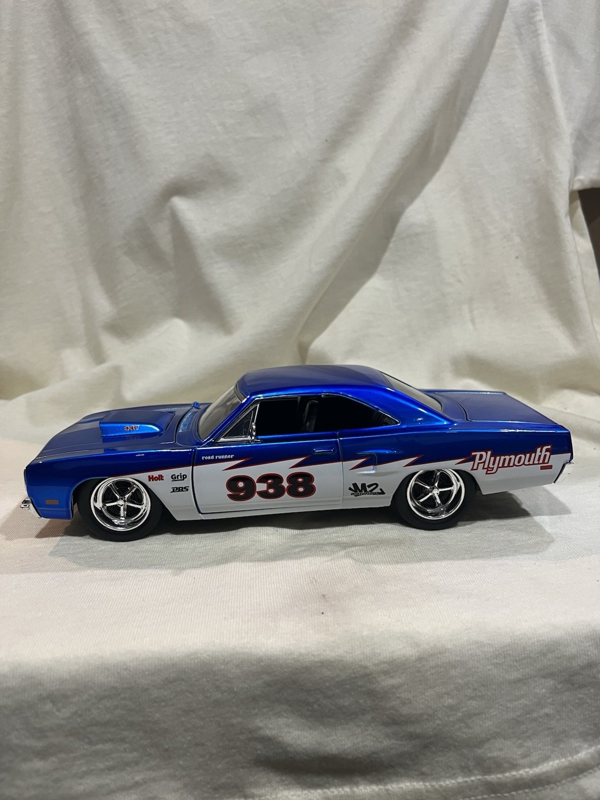 1:24 Jada 1970 Plymouth Road Runner Mint Condition. Loose No Box. Look Pictures