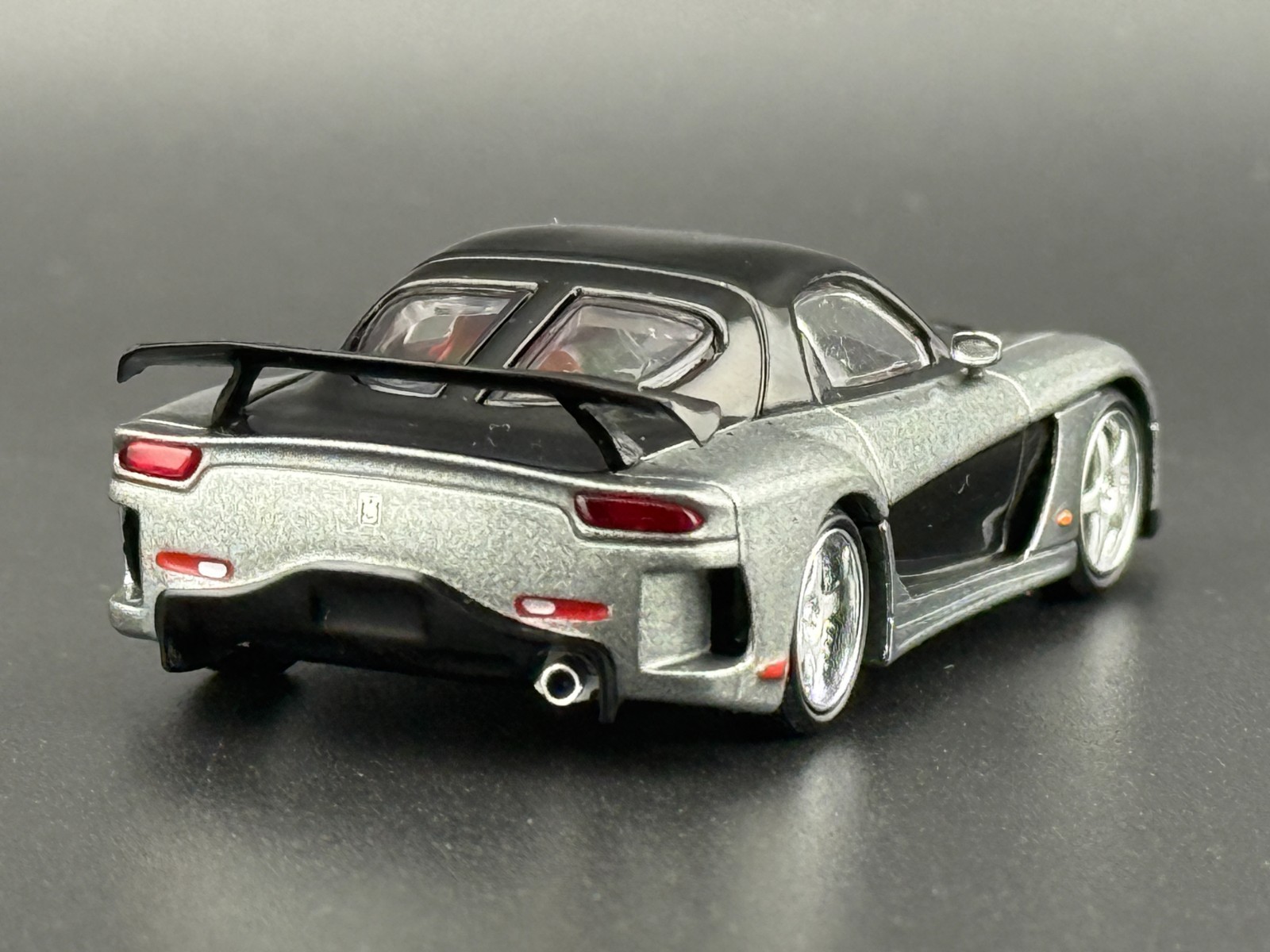 Mini GT Mazda RX-7 VeilSide – Fortune Grey #1057 1/64