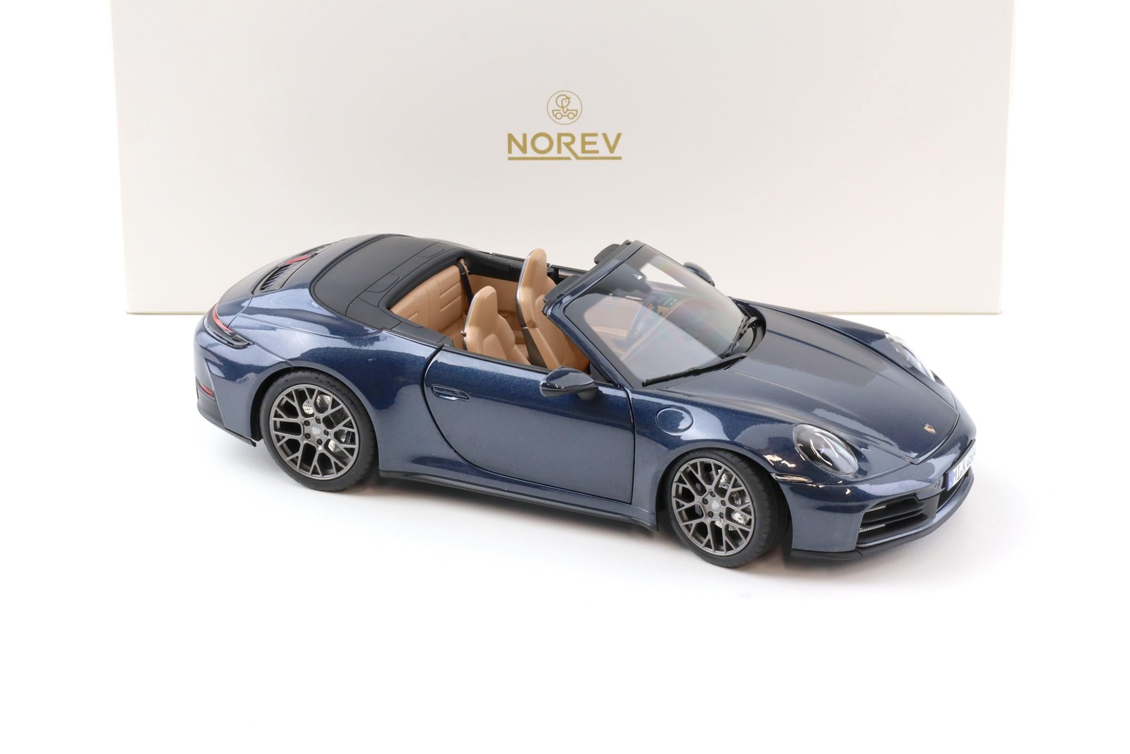 1:18 NOREV Porsche 911 992.2 Carrera S Cabriolet Yachting Blue Metallic 2024
