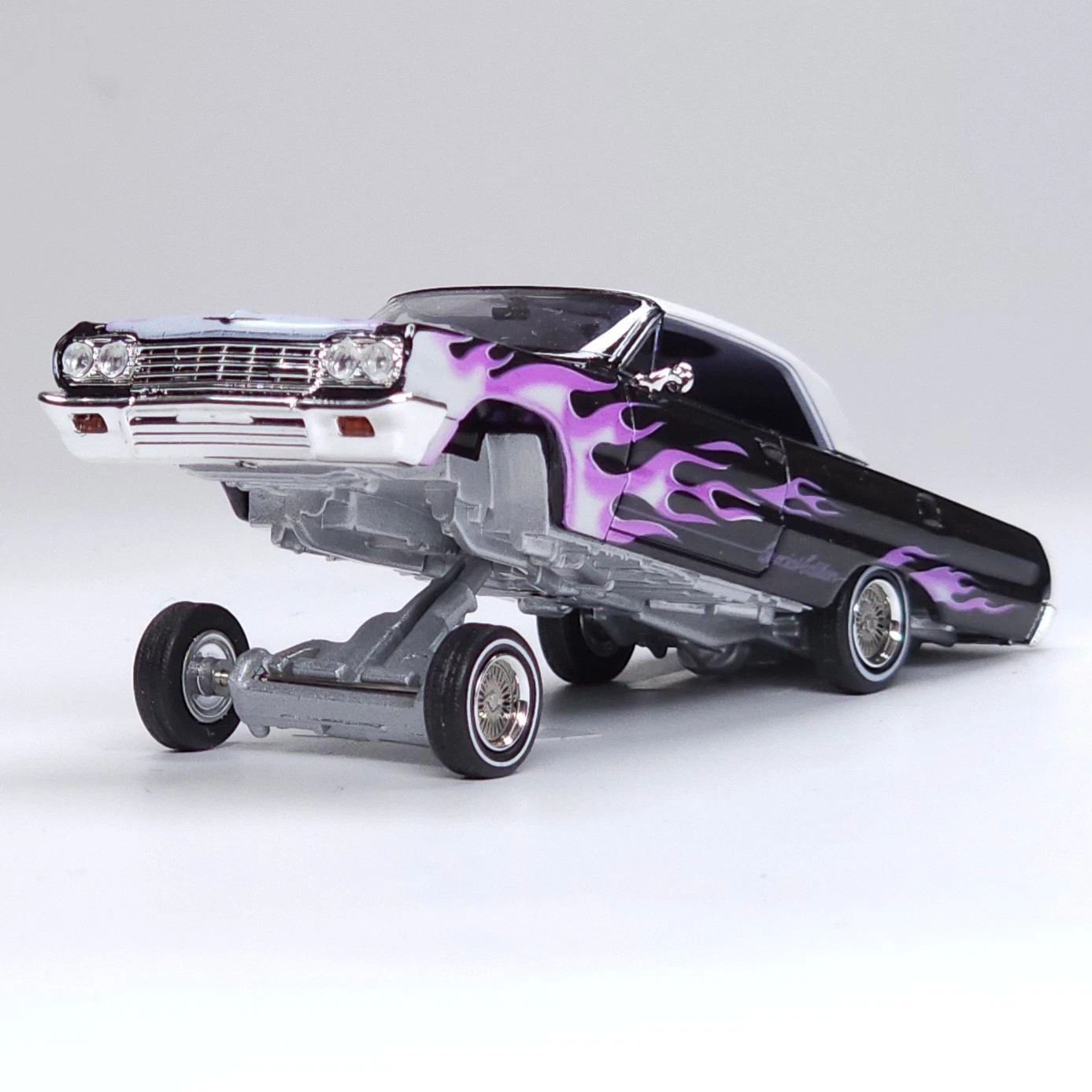Fine Works64 1:64 Chevy Impala Lowrider Ghost Flame (Black/Purple)