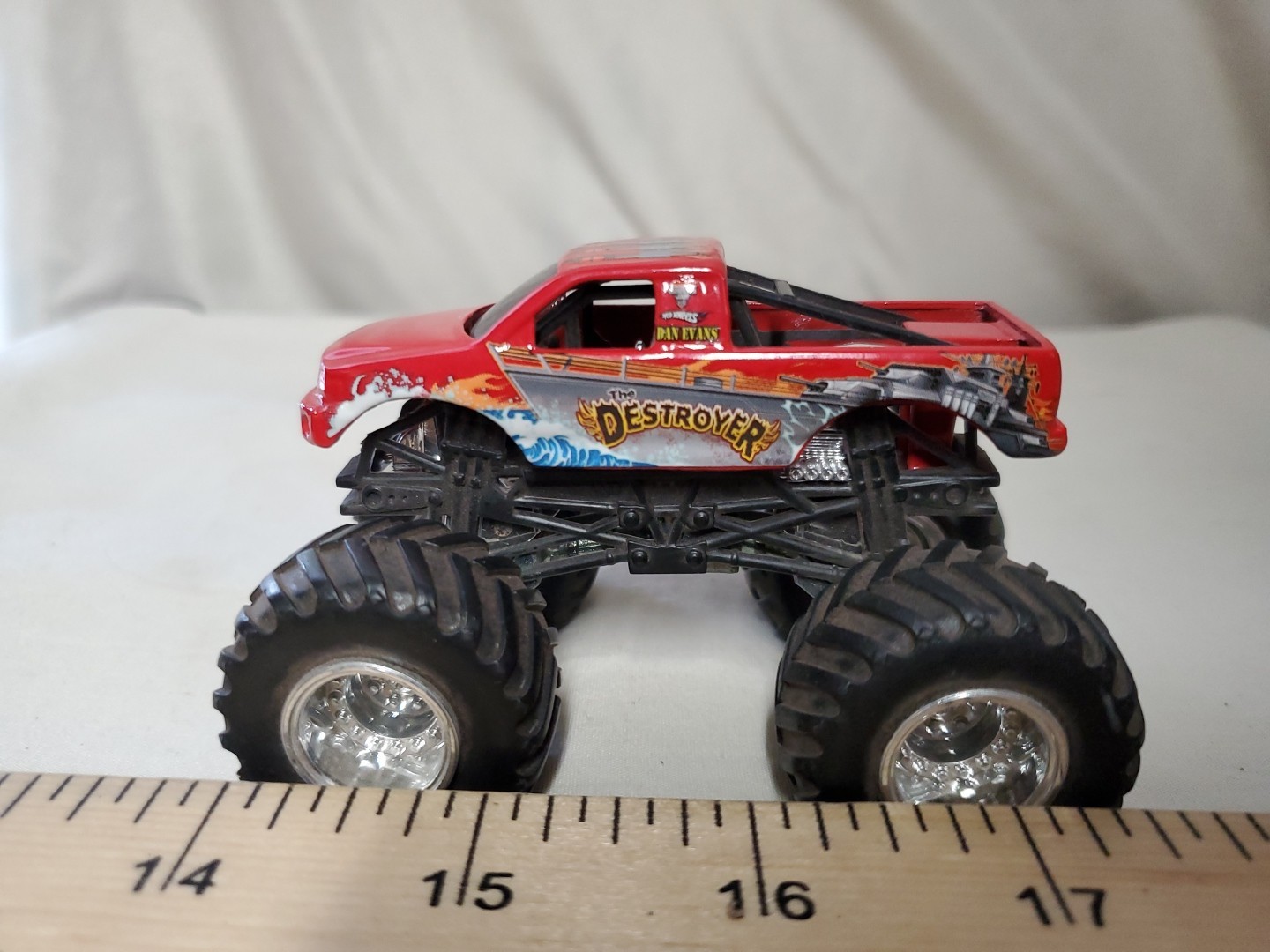 Hot Wheels Monster Jam Monster Truck – The Destroyer – Approximate Scale 1:64