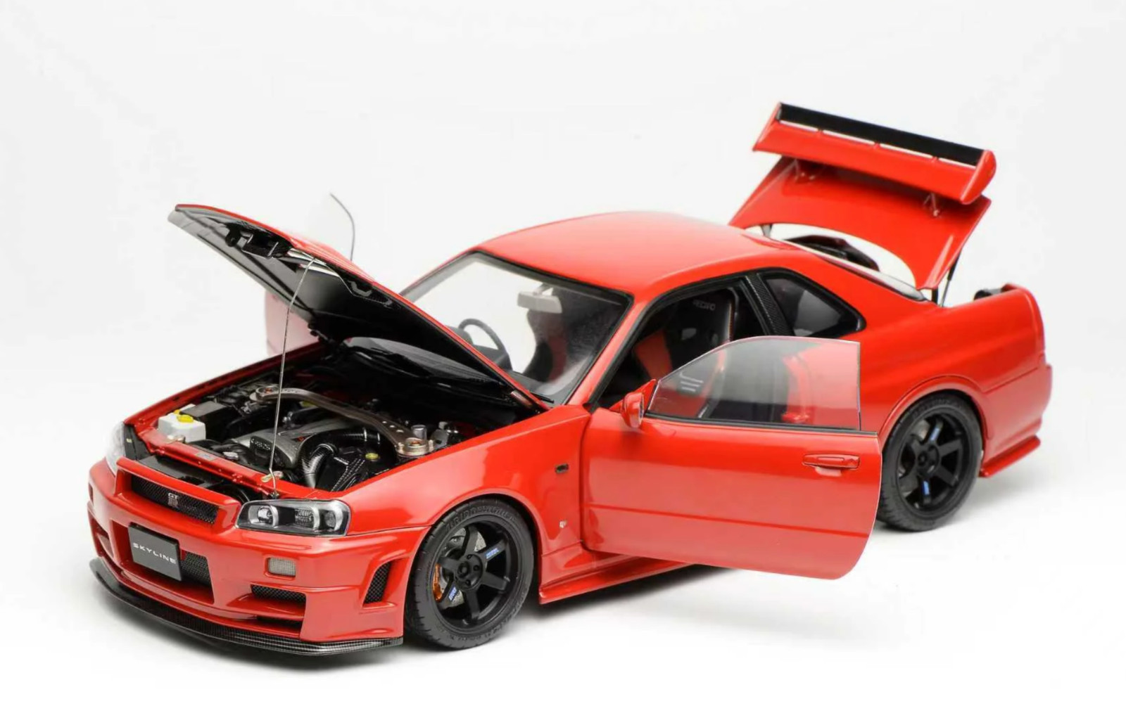 1/18 Motorhelix Nissan Skyline GT-R R34 in Red