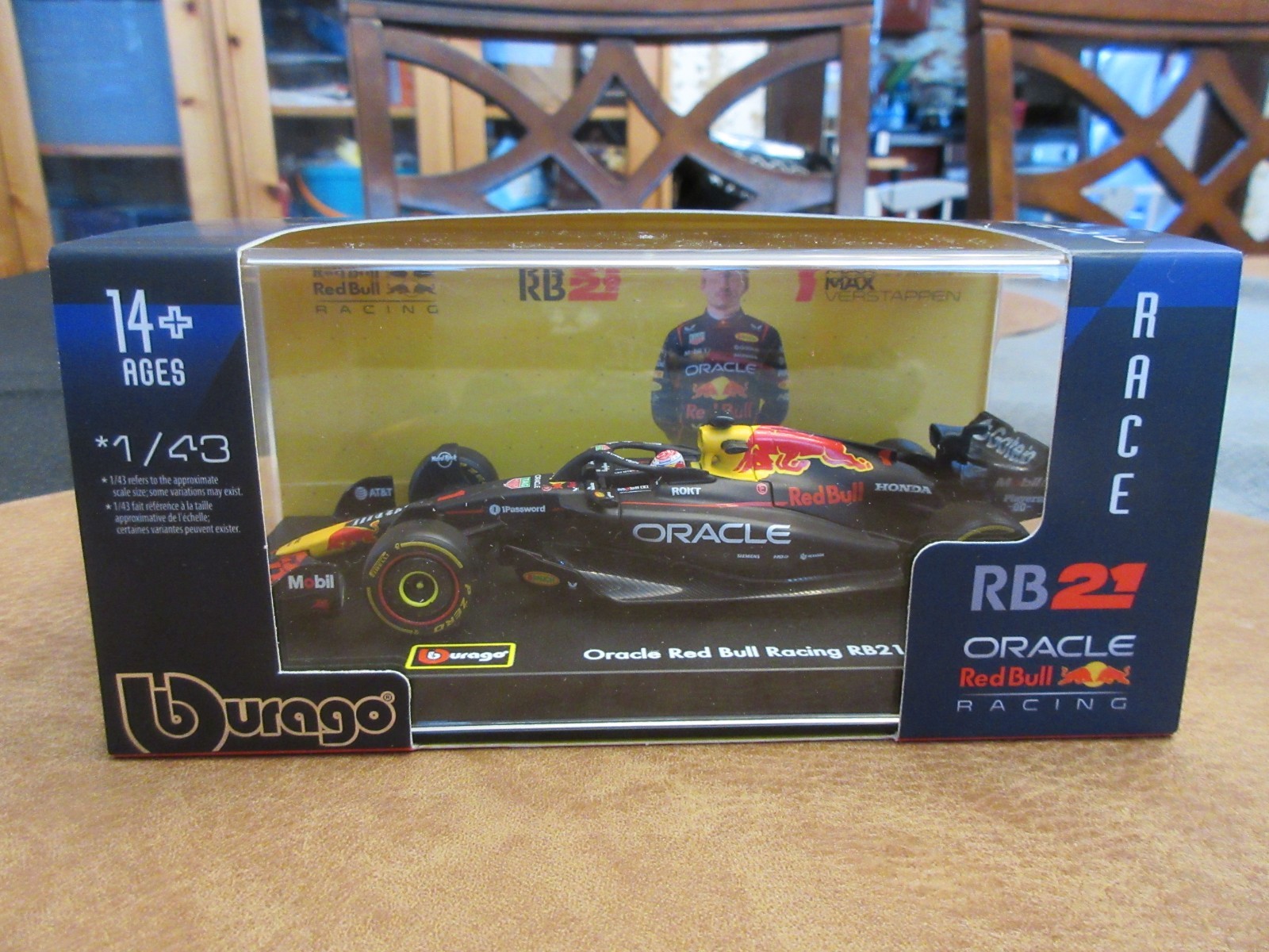1:43 Bburago Premium F1 RB21 Max Verstappen 1 Red Bull Formula 1 Racing 2025