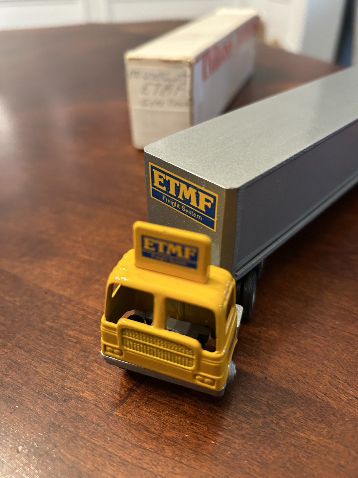 ETMF East Texas Motor Freight 1981 Winross Truck In Box