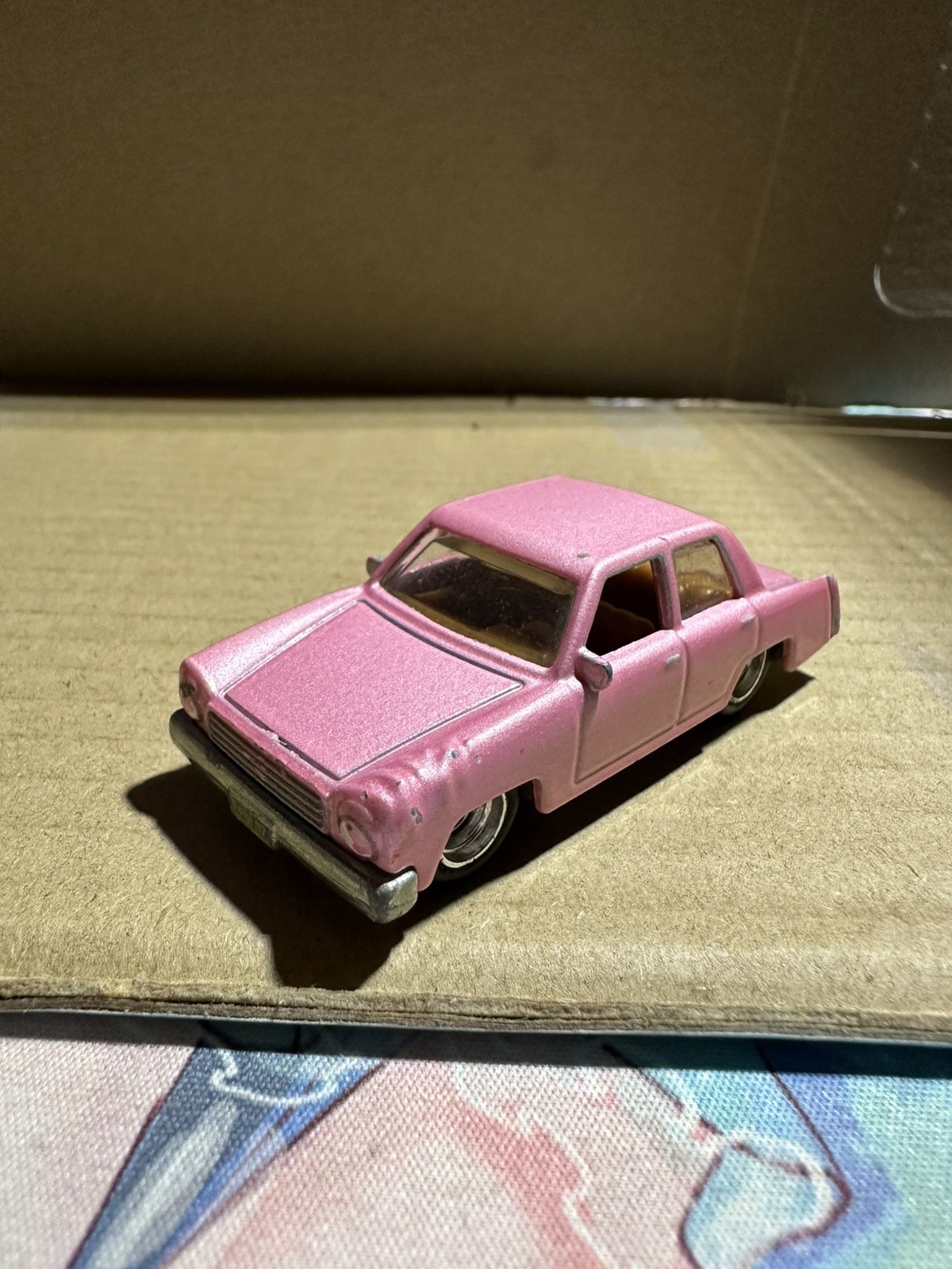 Hot Wheels 2017 Retro Entertainment The Simpsons Family Car (Pink) Loose