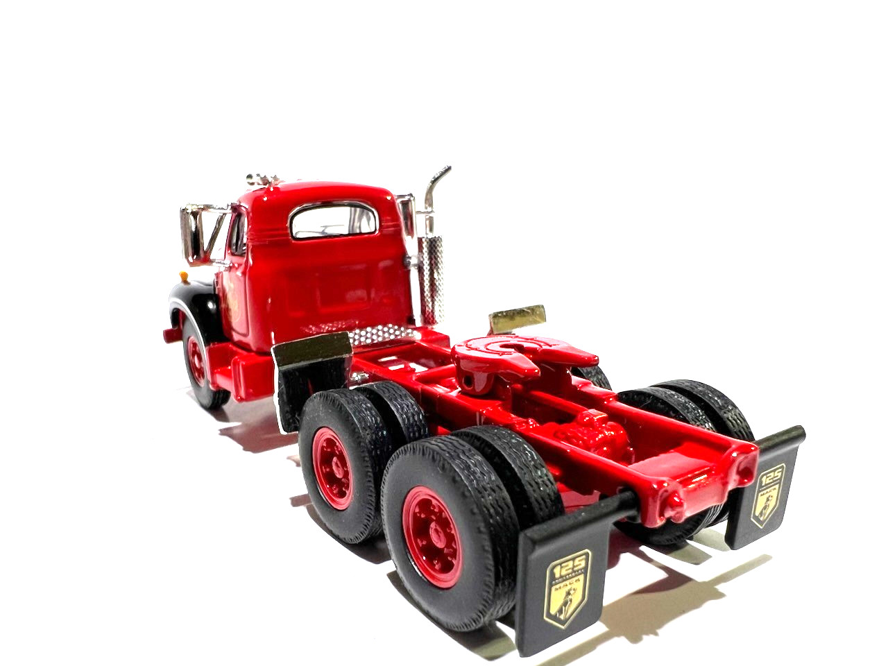 DCP / FIRST GEAR 1/64 SCALE B MODEL MACK DAY CAB, RED WITH BLACK FENDERS