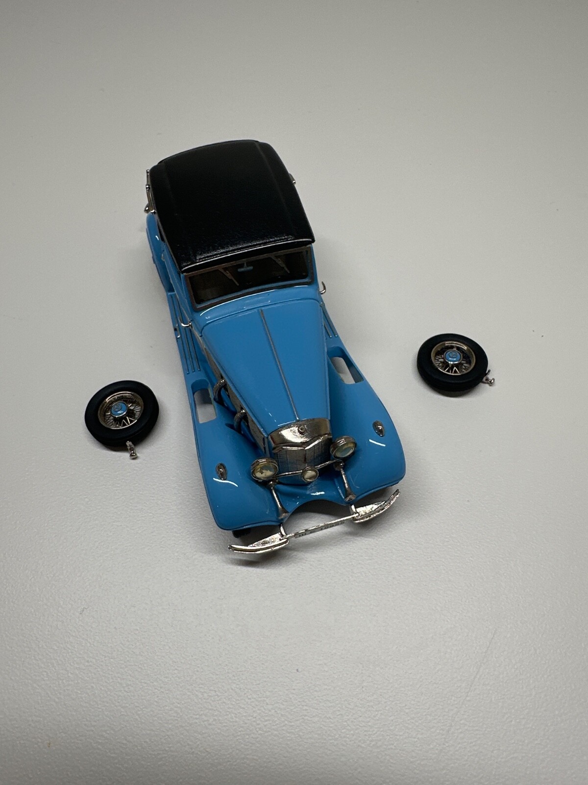 1939 Mercedes 540K Convertible C, closed roof light blue-white 1/43 ready made