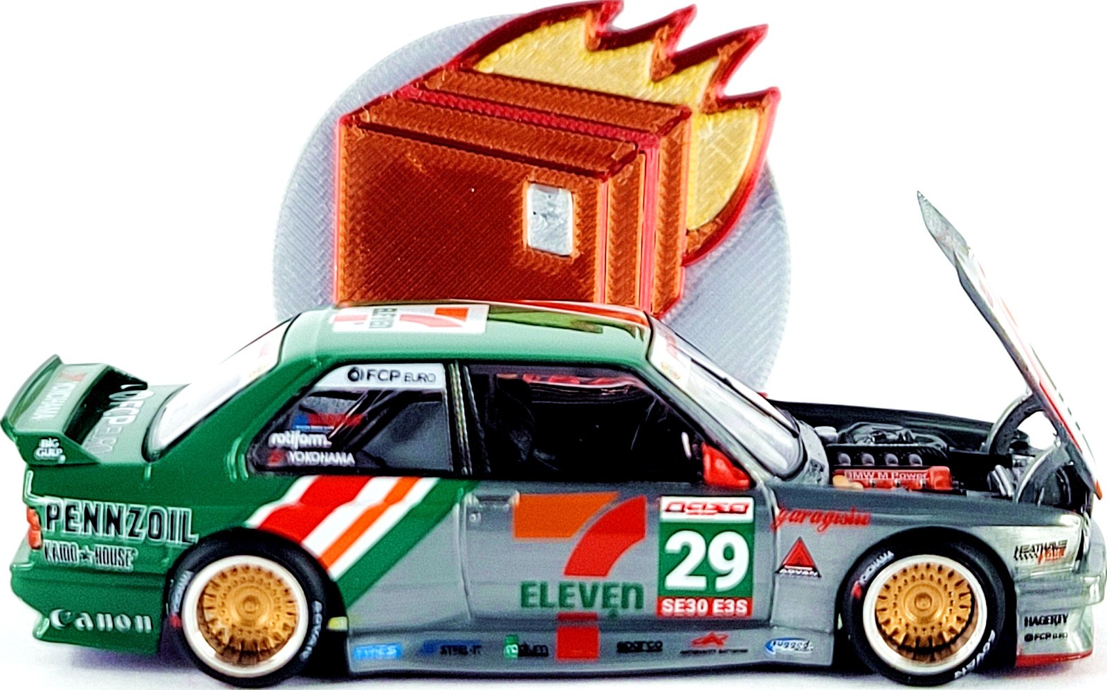 Kaido House x Mini GT BMW M3 E30 Larry Chen V1 7-Eleven KHMG217 🟥🟩⬜ CHASE 🏆