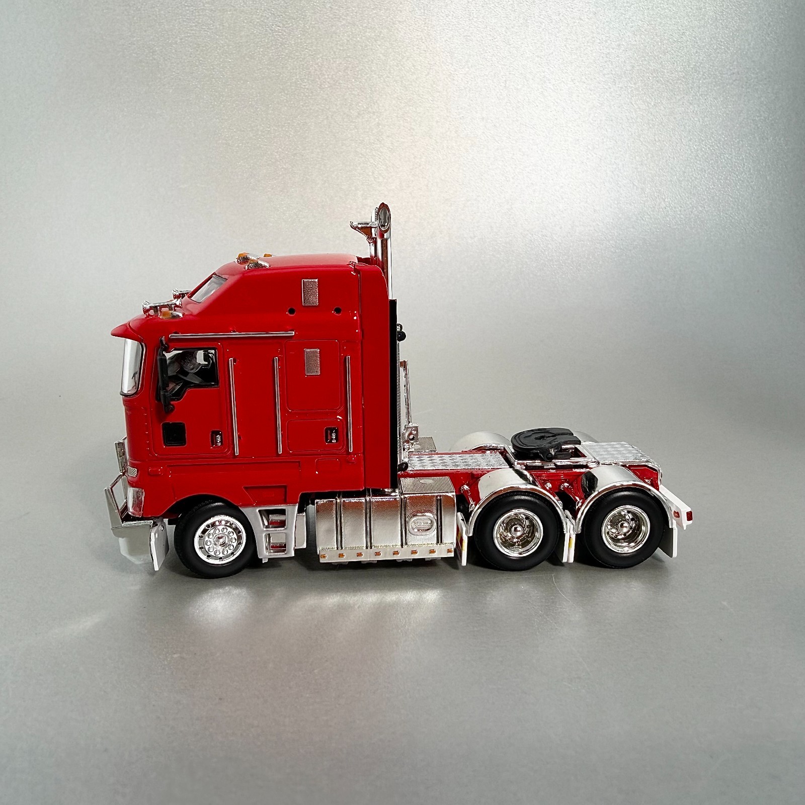 Kenworth K200 Diecast Prime Mover Tractor Truck 1:64 MJ 7cm/2.8in Tilt Cab Model