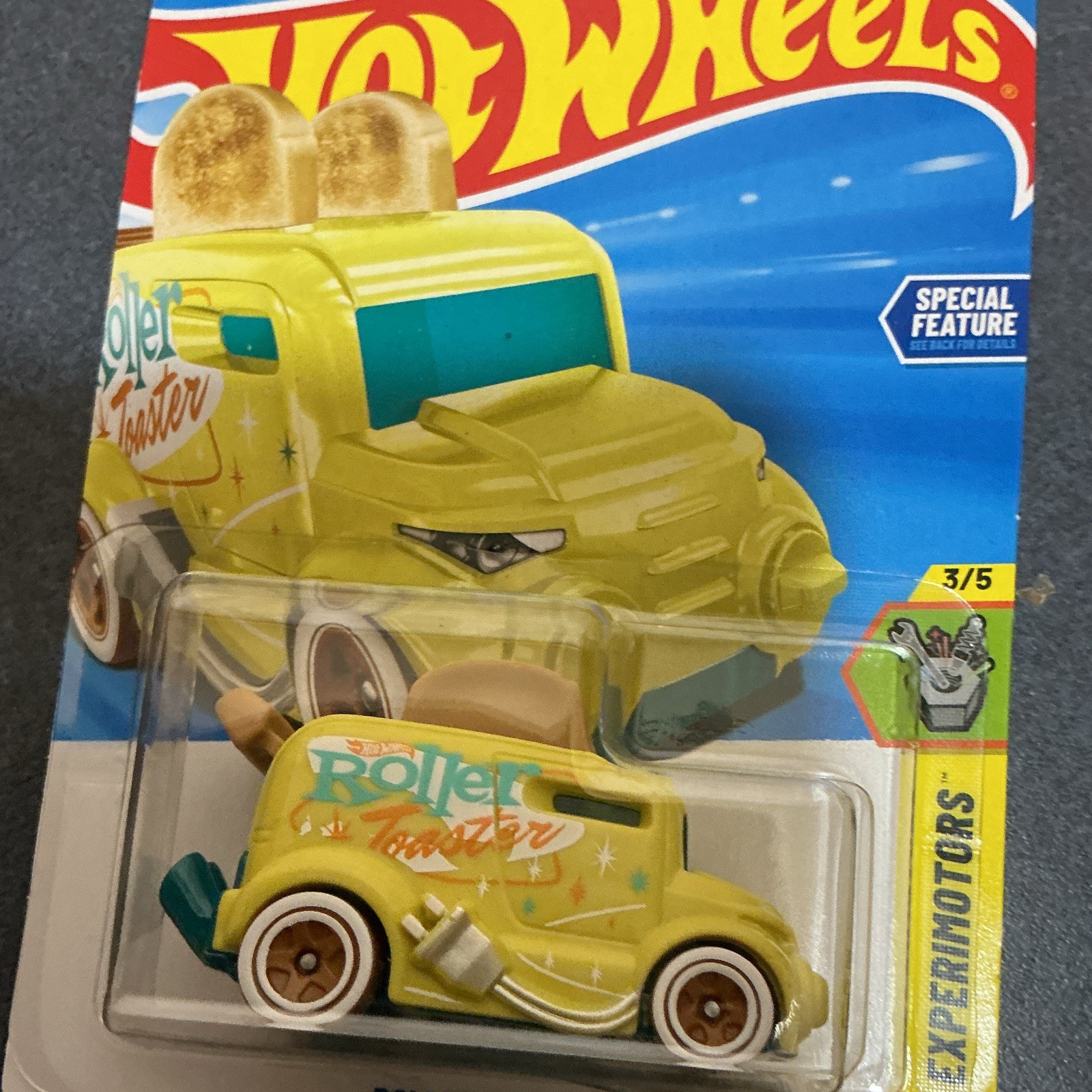 hot wheels roller toaster, experimotors series, diecast, 1:64, yellow 2025