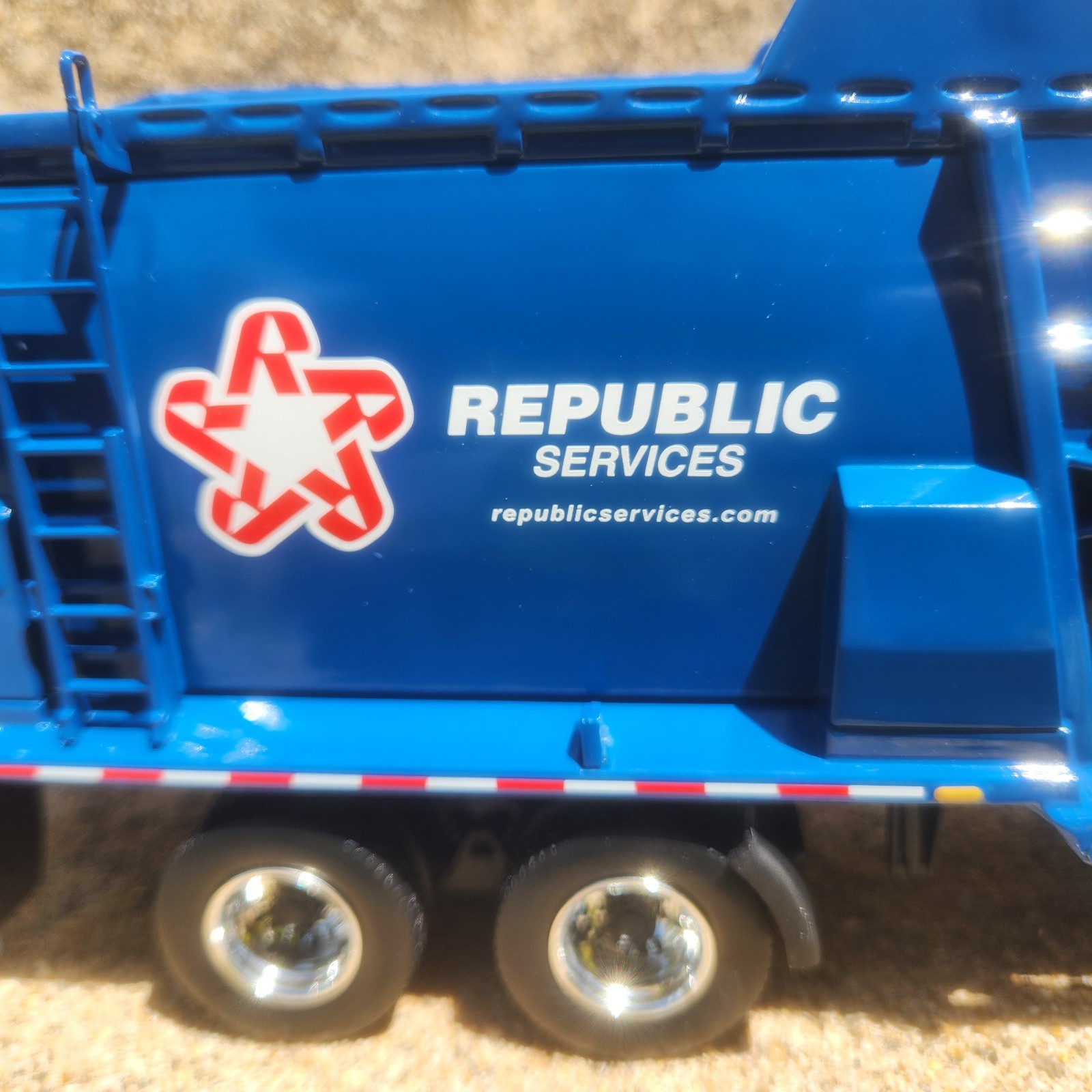 FIRST GEAR REPUBLIC SERVICES MACK LR FRONT LOADER GARBAGE TRUCK HTF NIB
