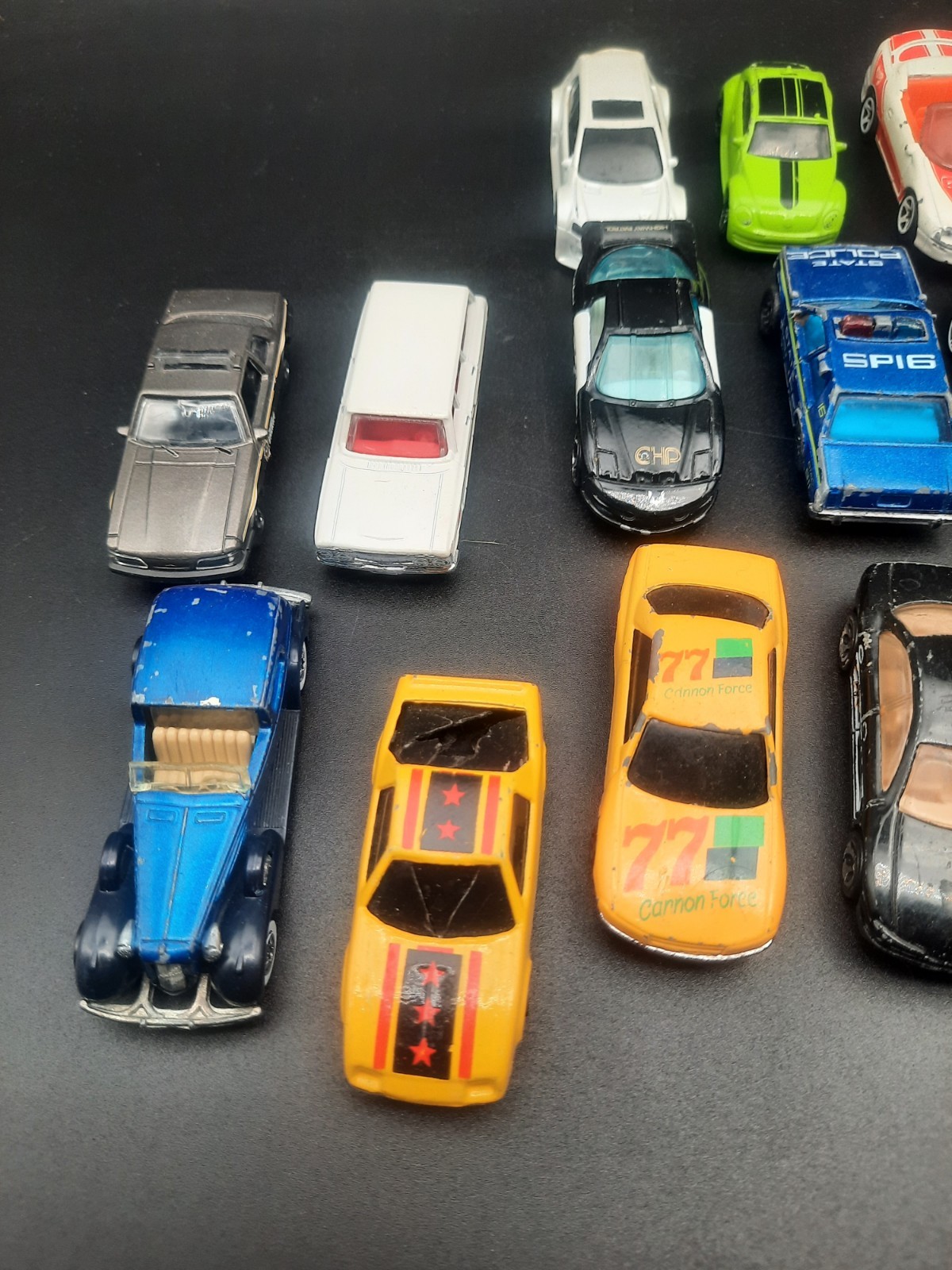 Mixed lot of 17 hot wheels/matchbox cars. Vintage to modern. Most fair shape.