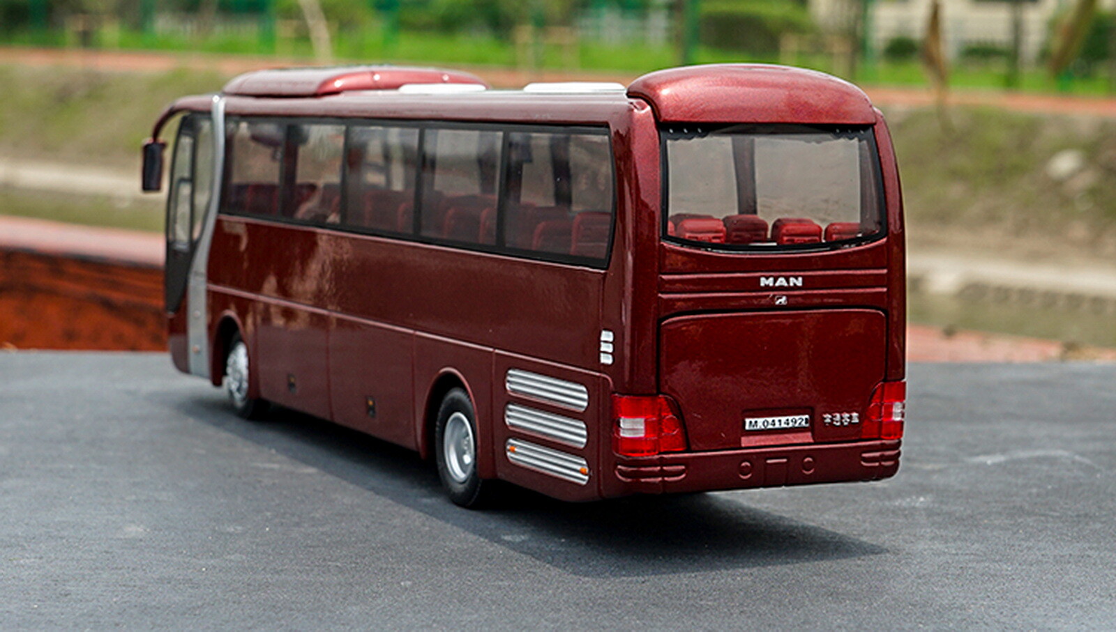 1/42 Scale MAN Lion’s Star Bus Diecast car Toys YuTong Bus ZK6120R41