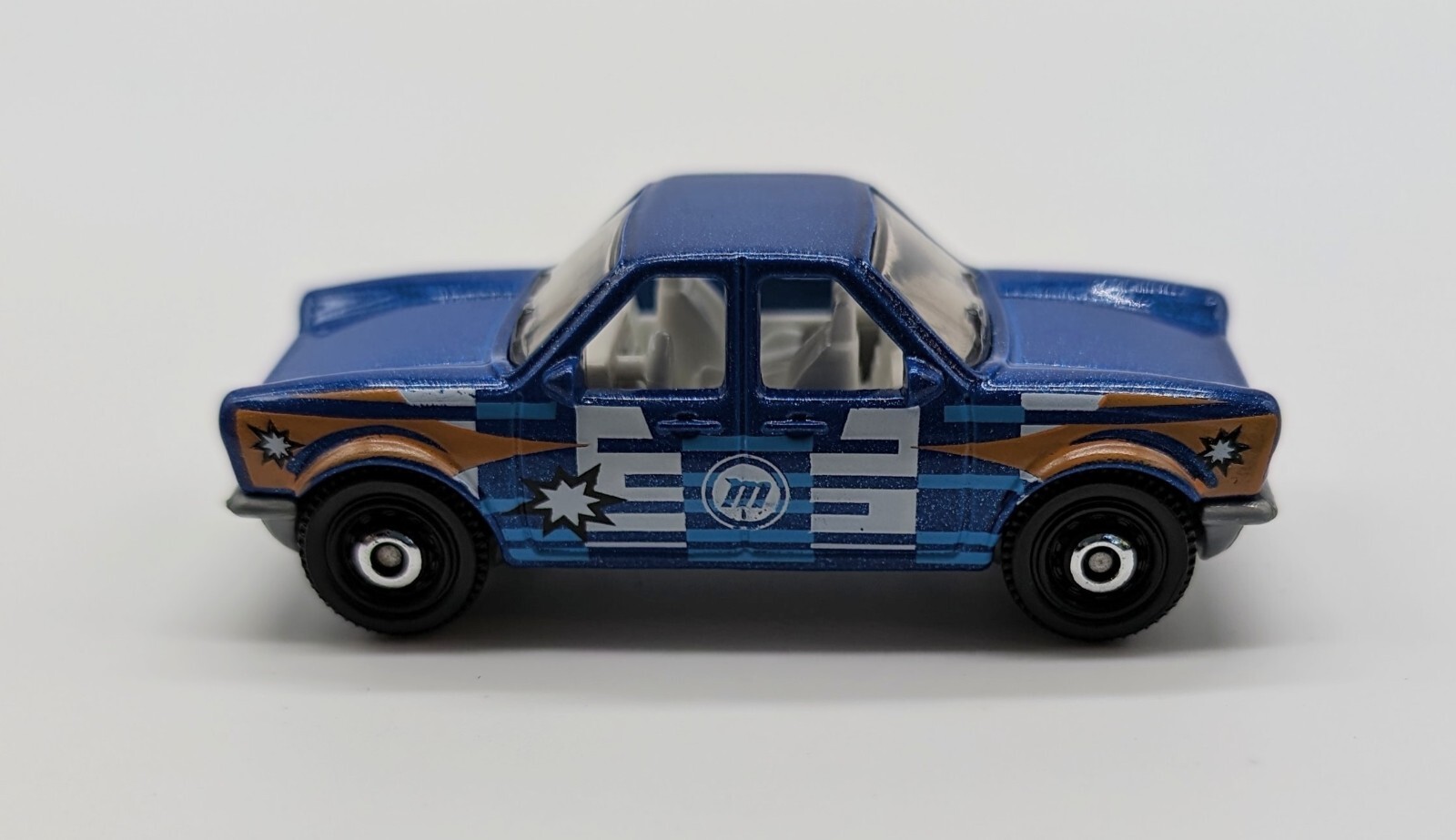 Push’n Puller Unique Custom 2 Driver Car 1/64 Scale Collectible Die-Cast Diorama