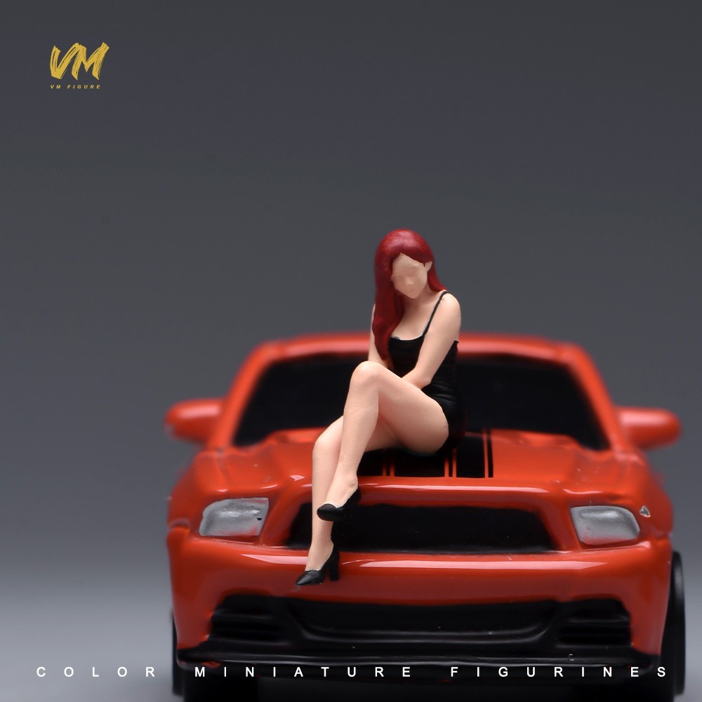 1/64 Miniatures Sexy Red Hair Beauty Scene Props Model Figures For Cars Vehicle