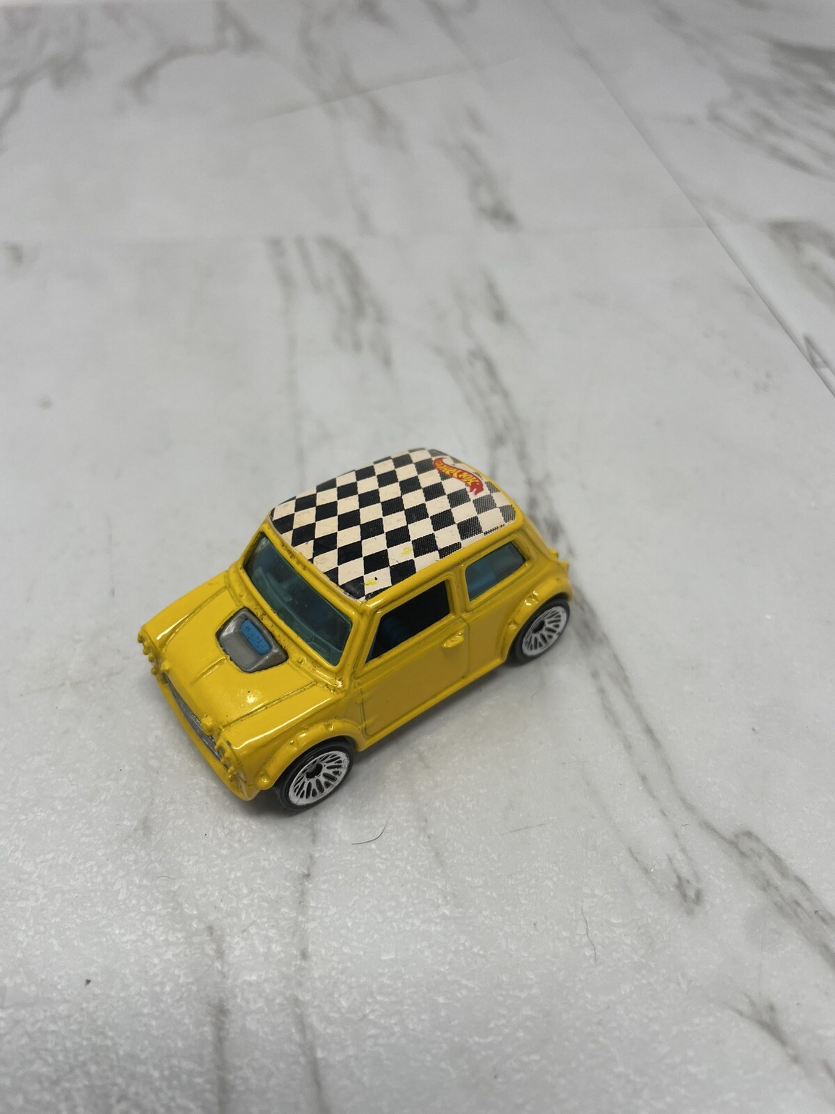 1969-1976 Morris Mini Cooper Collectible 1/64 Scale Diecast Diorama Model