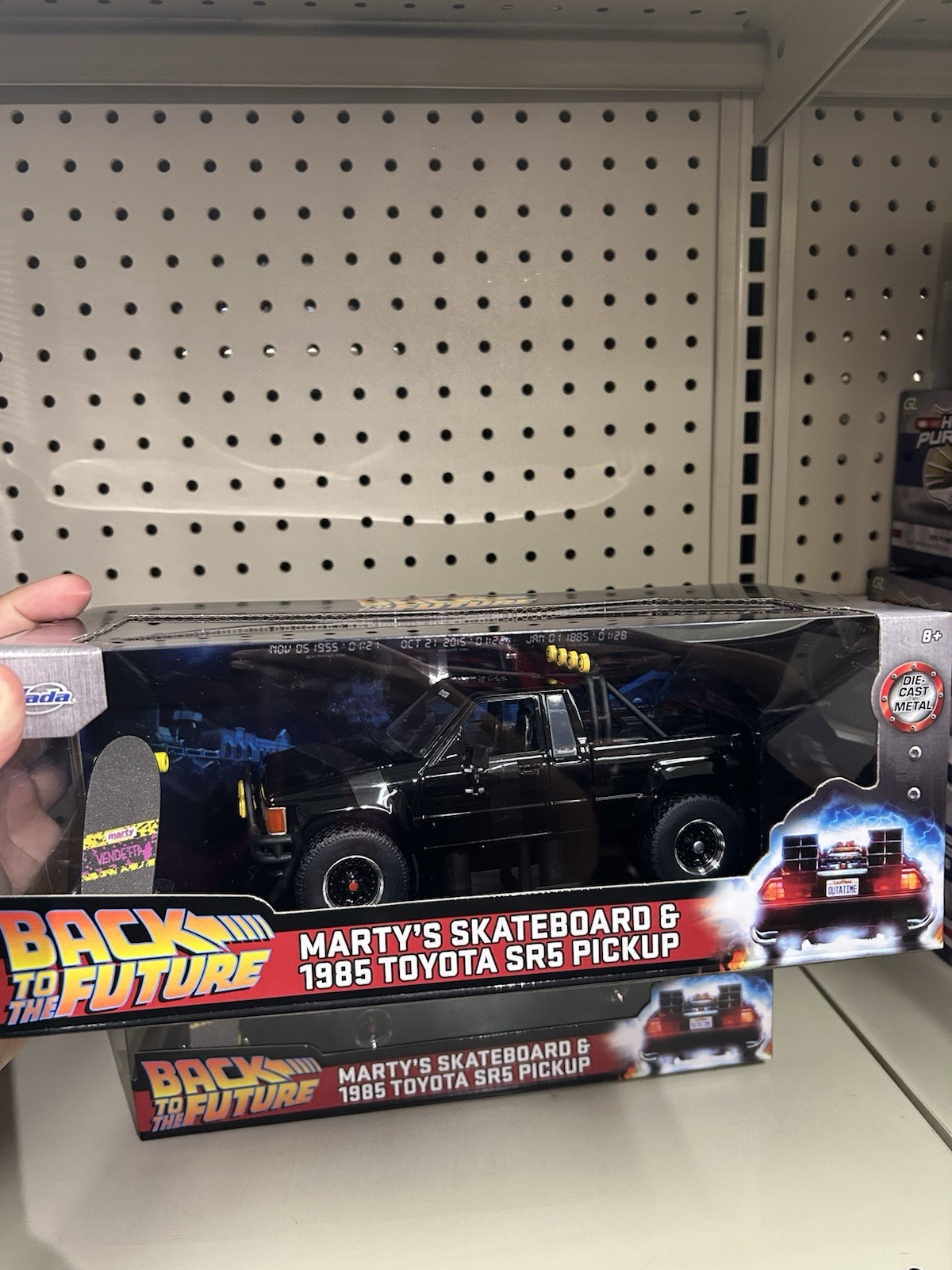 NEW Jada Back to the Future 1985 Toyota SR5 Pickup 1:24 w/ Marty Skateboard