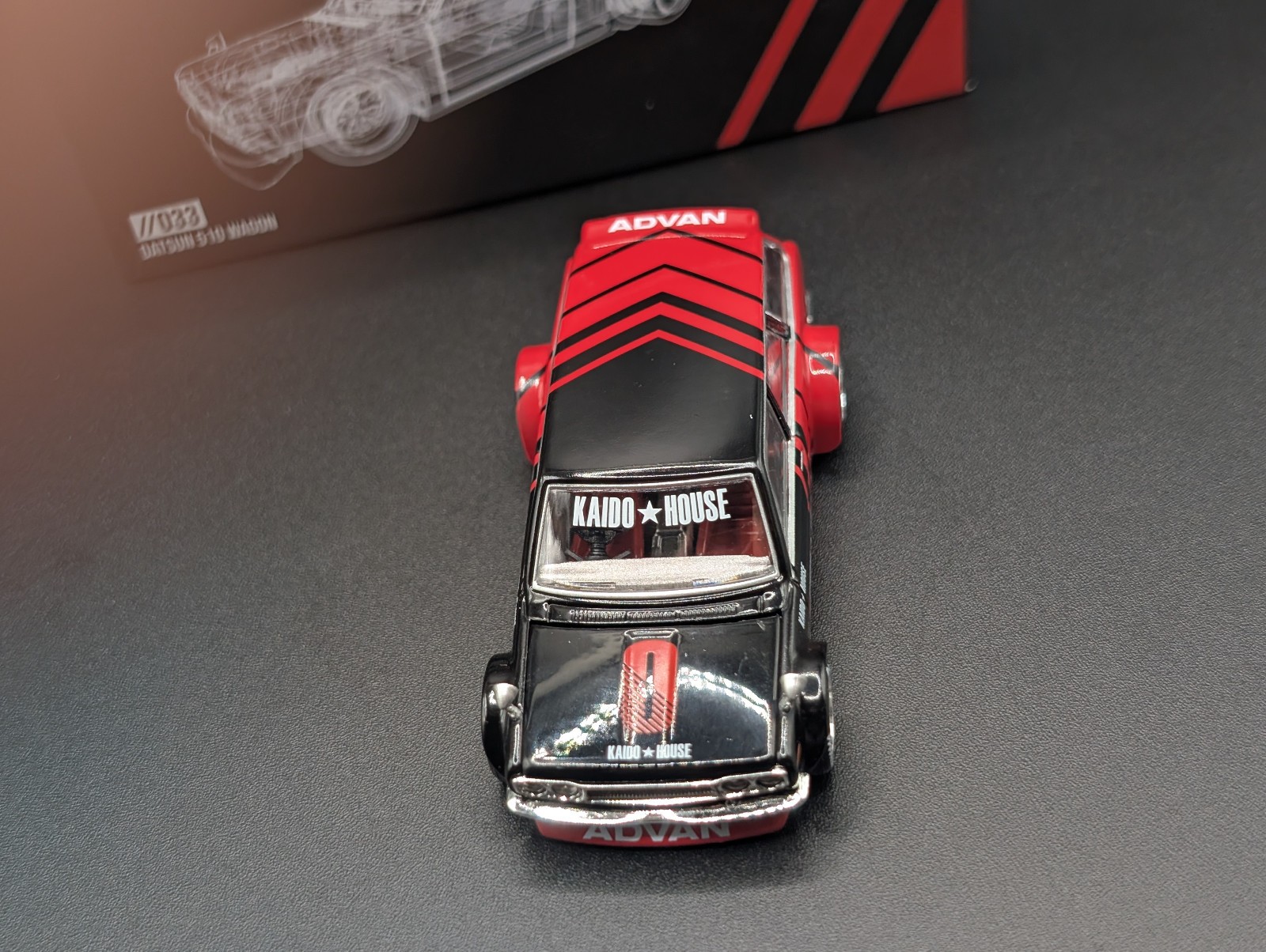 Open Box 1:64 MINI GT Kaido House Datsun 510 Advan Wagon #033