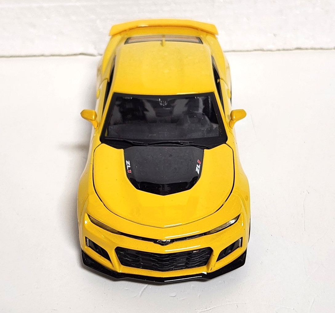 Yellow Diecast 2017 Chevy Camaro ZL1 1:24 Scale – Maisto Special Edition