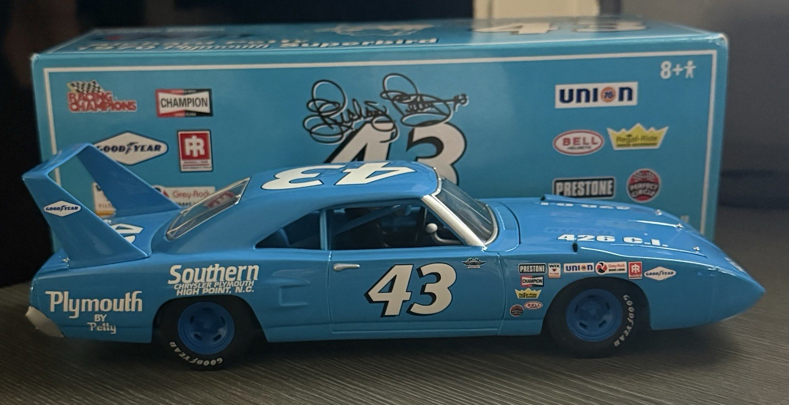 Racing Champions 1:24 Richard Petty 1970 Plymouth Superbird #43 Limited Edition