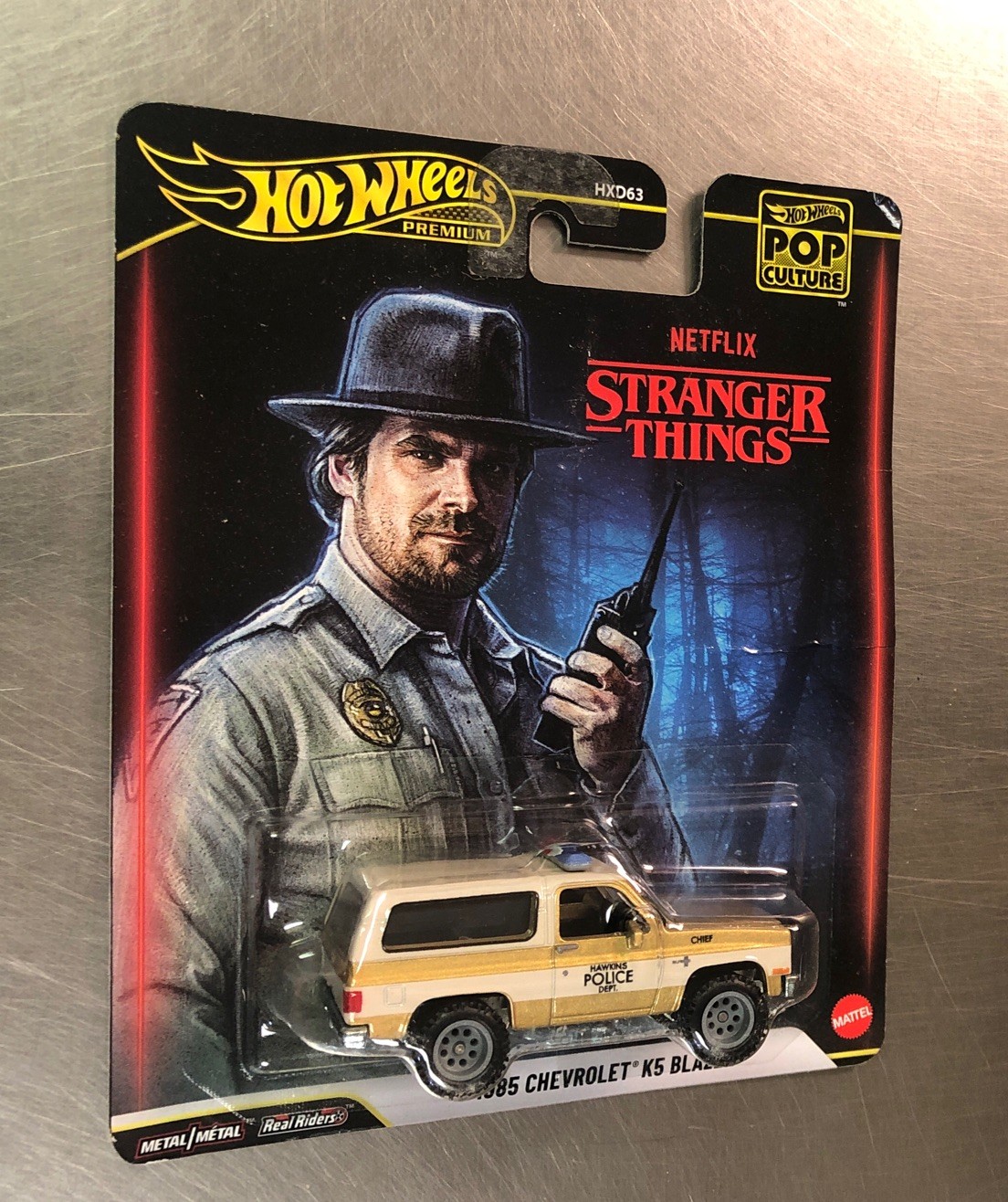 HOT WHEELS POP CULTURE NETFLIX STRANGER THINGS 1985 CHEVY K5 BLAZER CREASED CARD