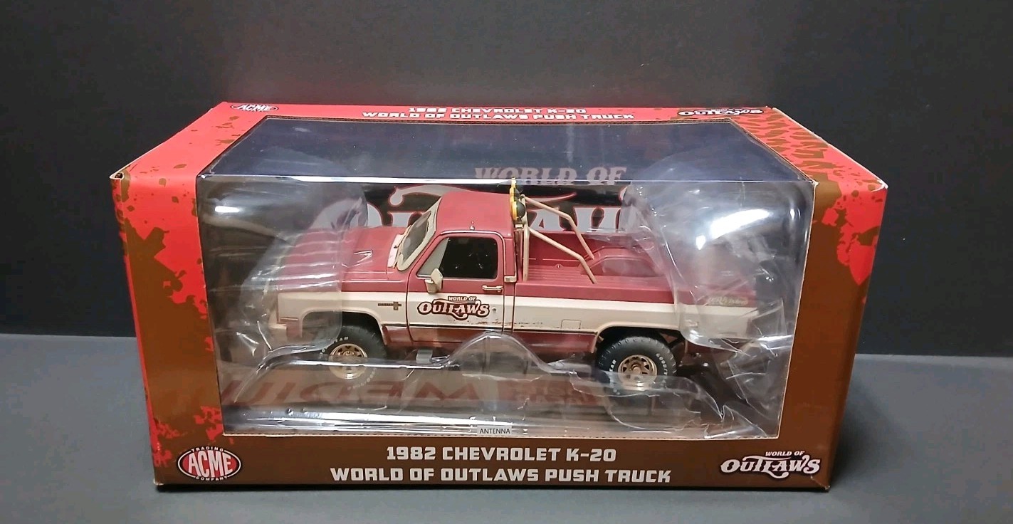 ACME 1/18 1982 Chevy K20 Pickup World of Outlaws Weathered Push Truck