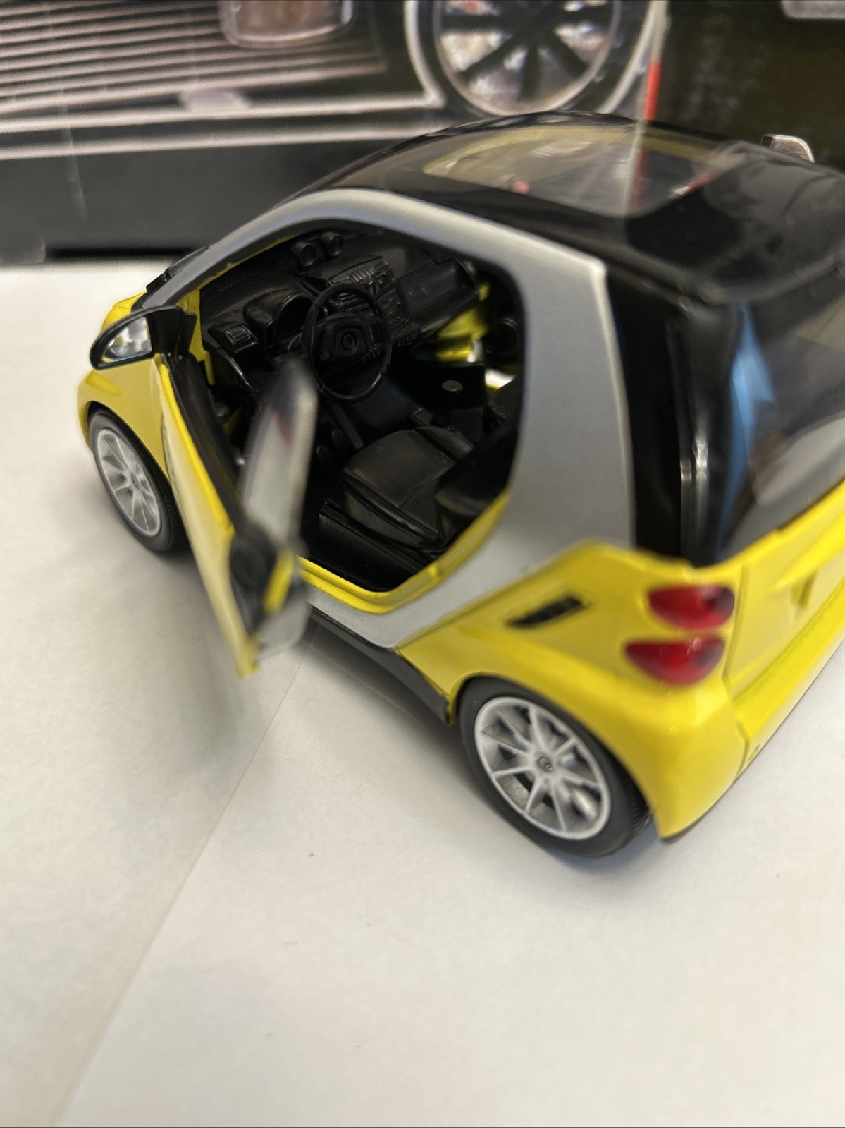 1:24 Ray Toys Smart Car Diecast Yellow