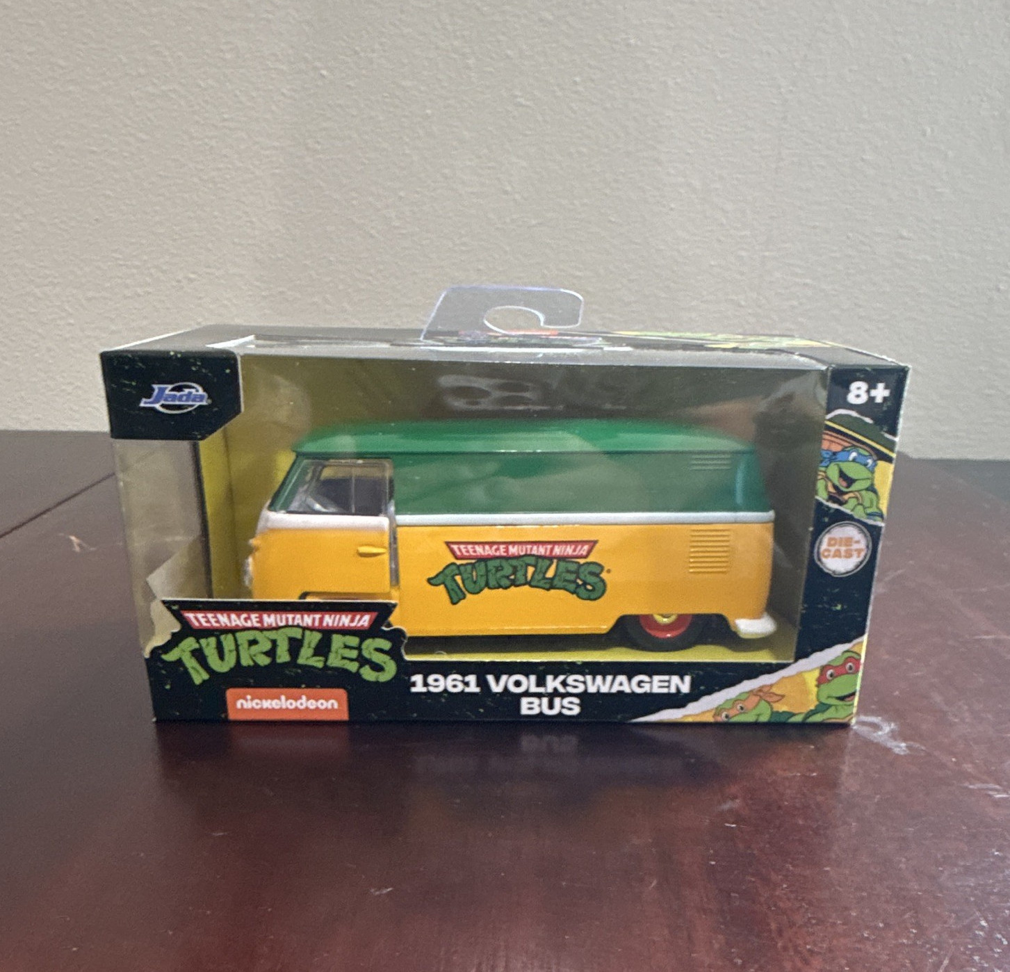 Jada Toys Hollywood Rides TMNT 1961 Volkswagen Bus 1:24 Diecast