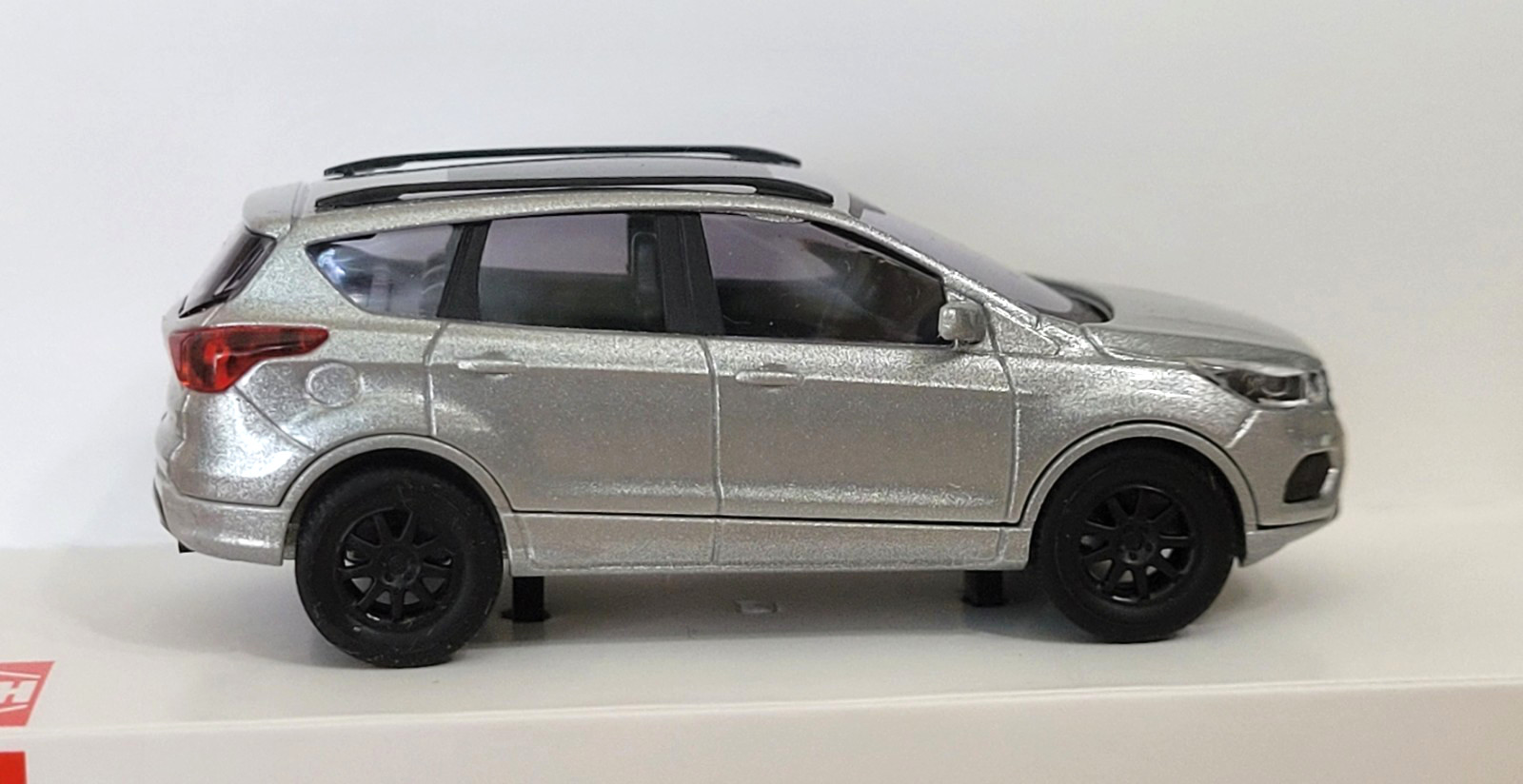 Busch 53503 1/87 HO 2017 Ford Escape (Kuga in Germany) With Sunroof ) Silver NIB