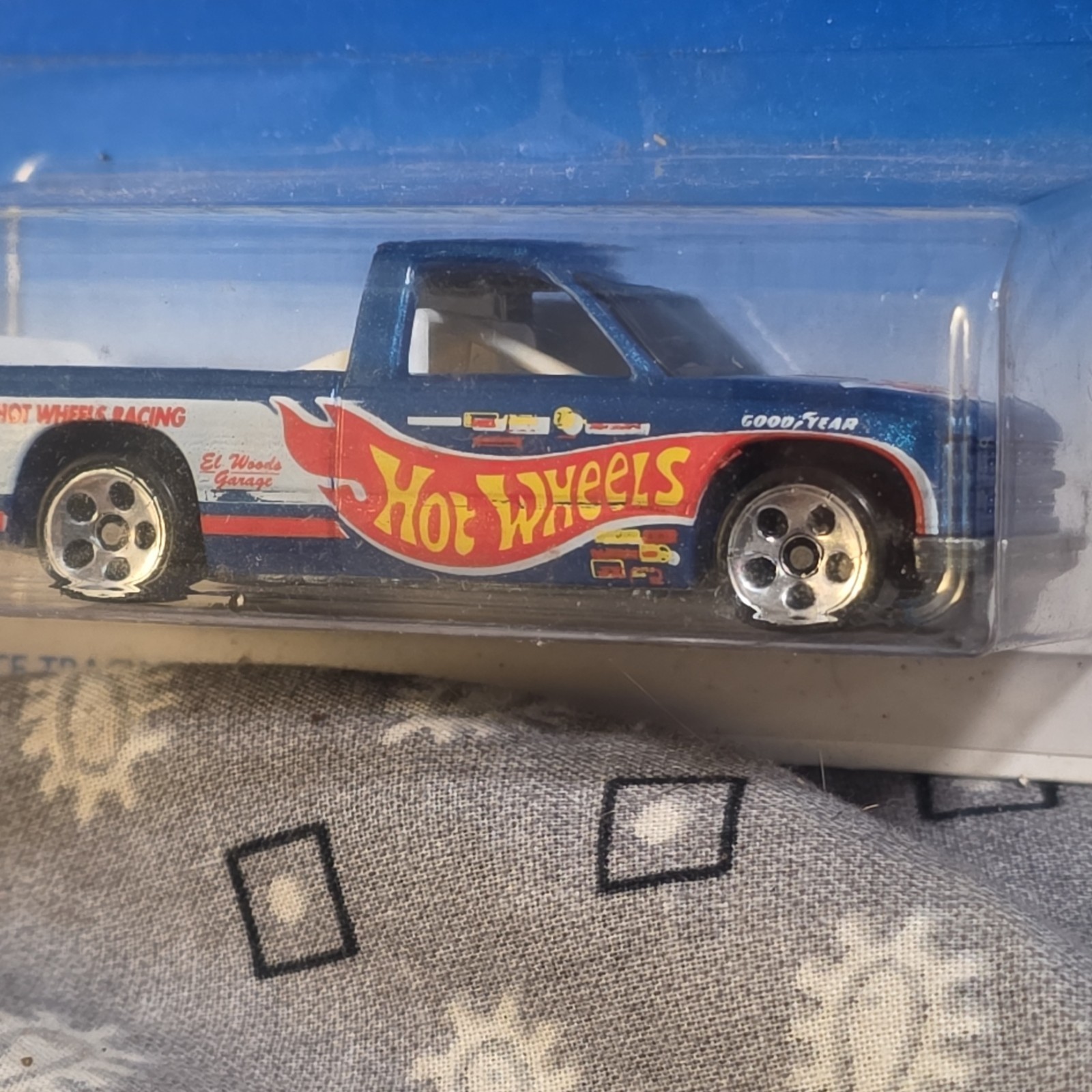 Hot Wheels Race Team Series III Chevy 1500 Pickup 1:64 Diecast Unopened