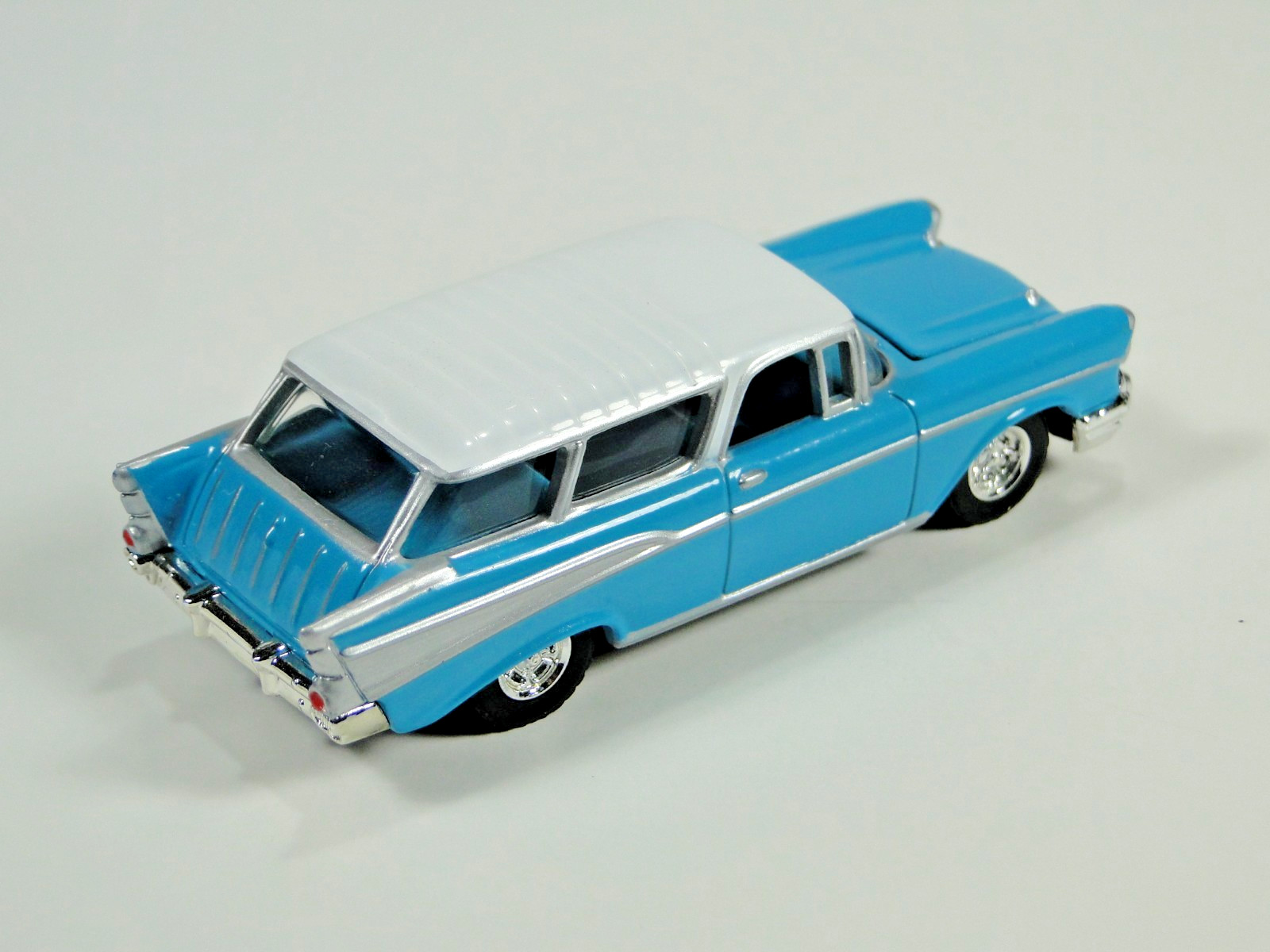 Hot Wheels 100% Cool Collectibles, ’57 Chevy Nomad, Cool ‘N Custom, NEW – No Box