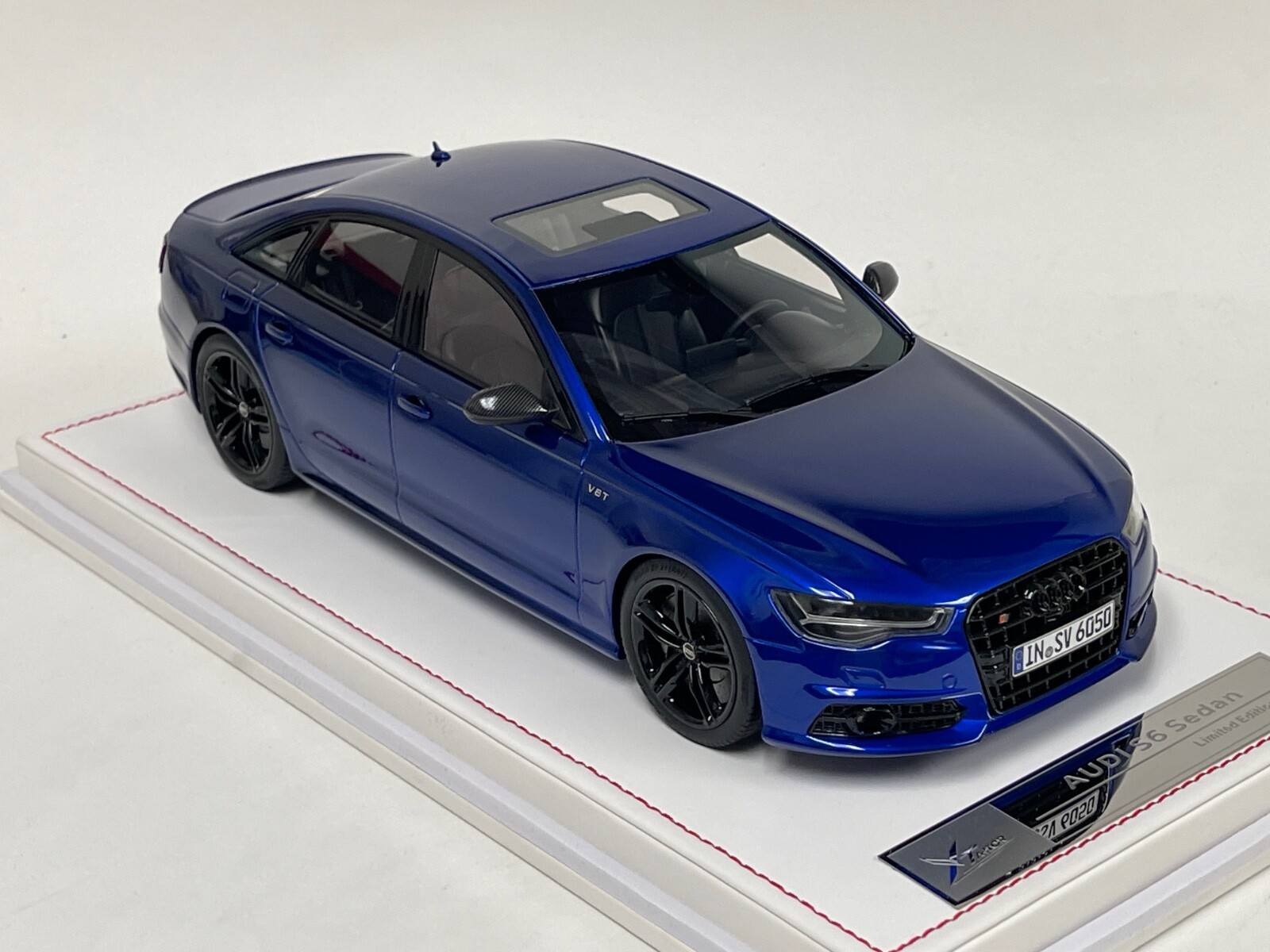1/18 Ivy Models Audi S6 in Racing Blue Mica Leather Base limited 39 pcs